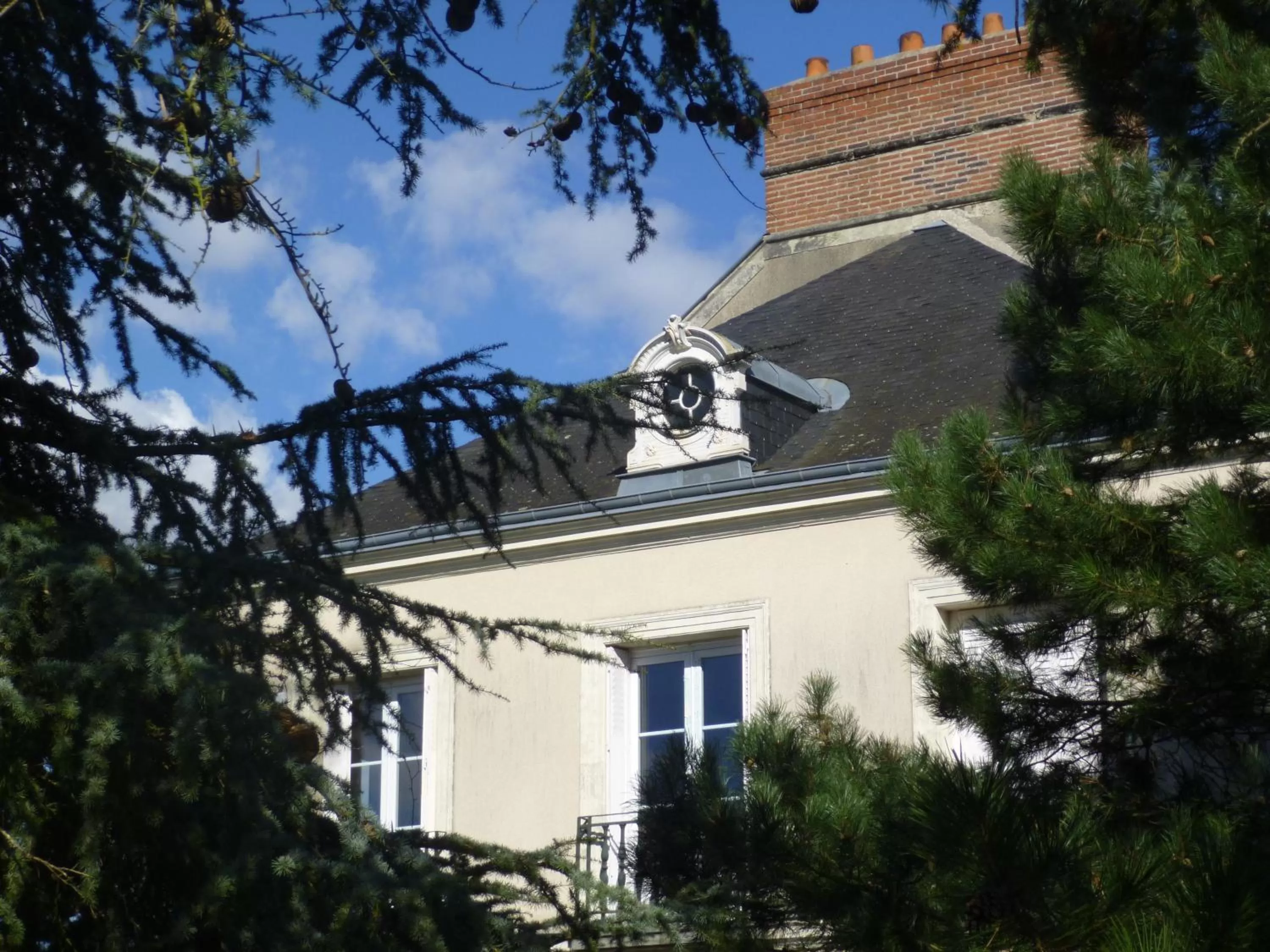 Facade/entrance in Cèdre et Charme