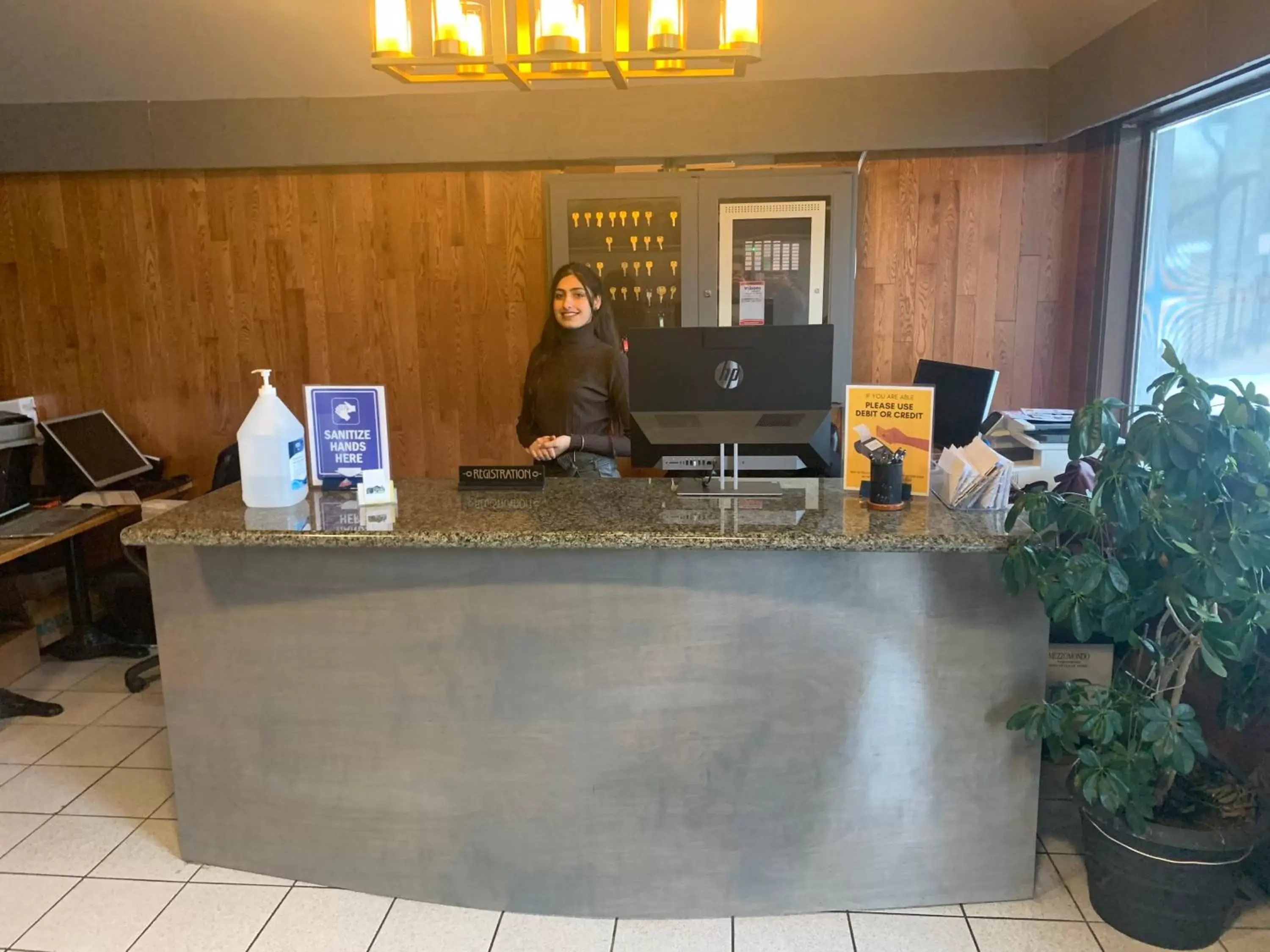 Lobby/Reception in Stonehouse Motel and Restaurant