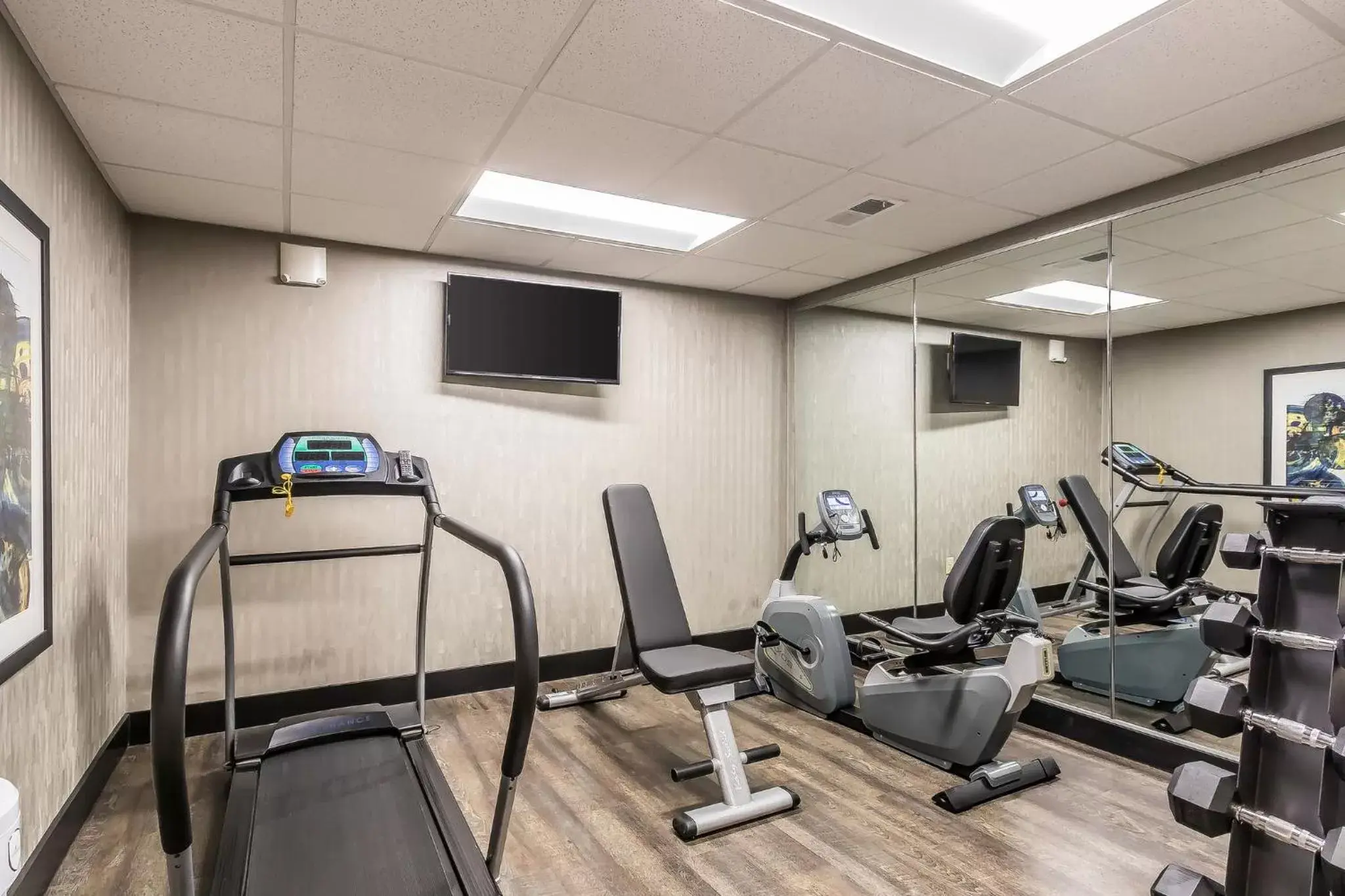Fitness centre/facilities in Quality Inn Pleasant View Fitness centre/facilities in Quality Inn Pleasant View