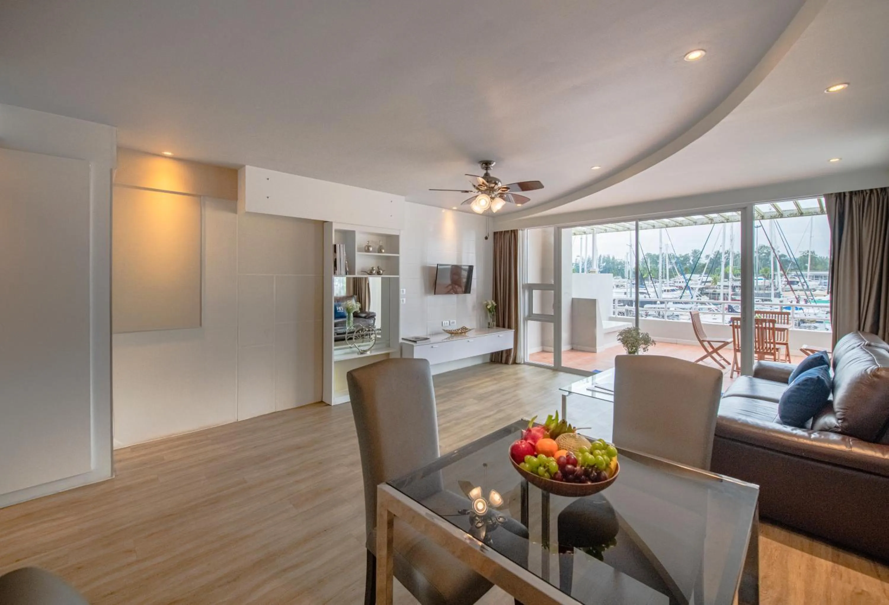 Living room in NH Boat Lagoon Phuket Resort