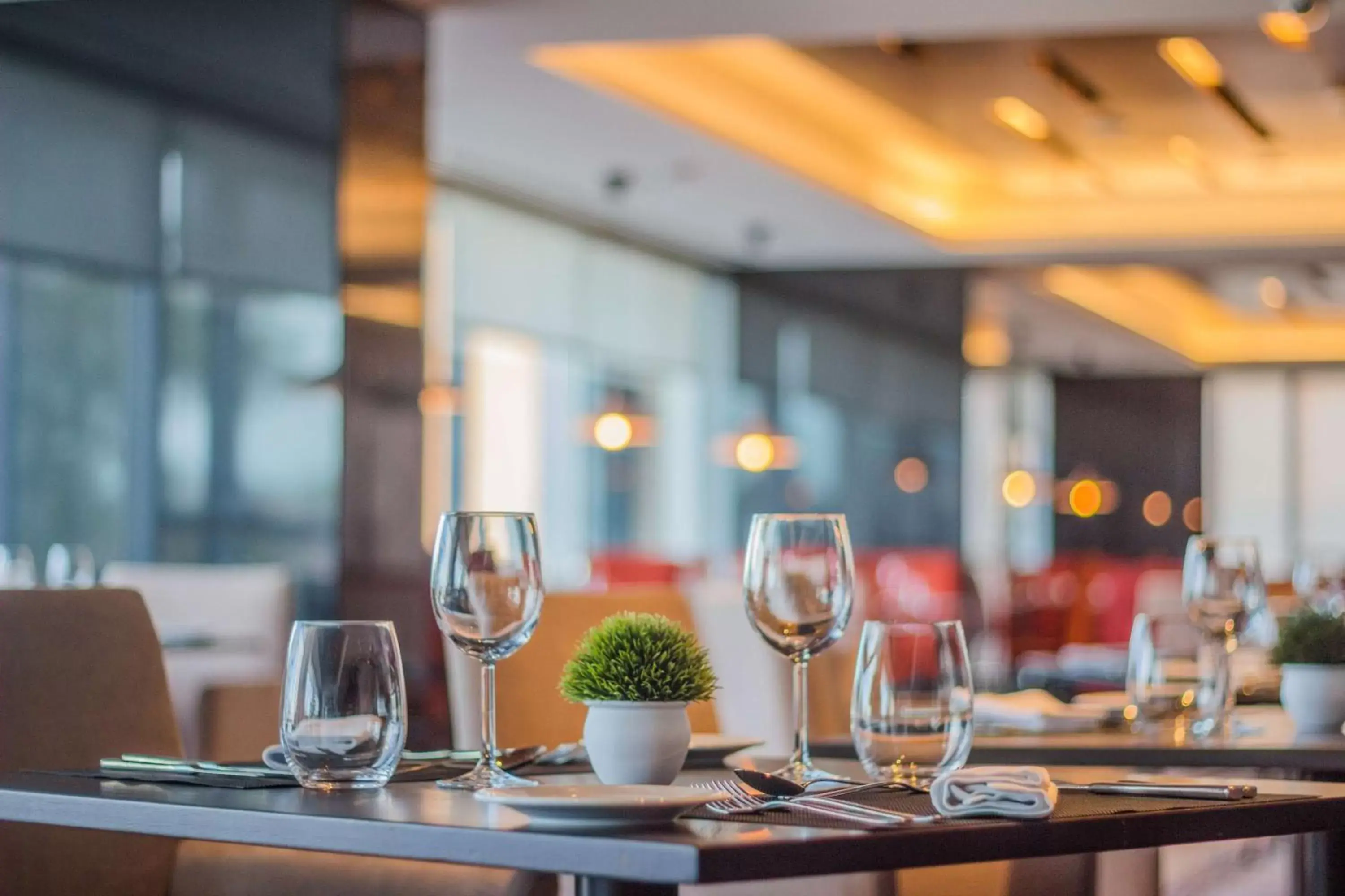 Dining area, Restaurant/Places to Eat in Hilton Garden Inn Montevideo