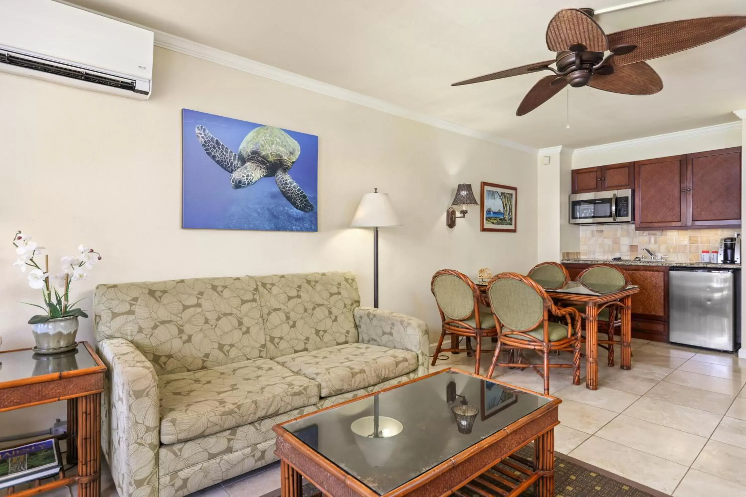 Living room, Seating Area in Aston Islander On The Beach