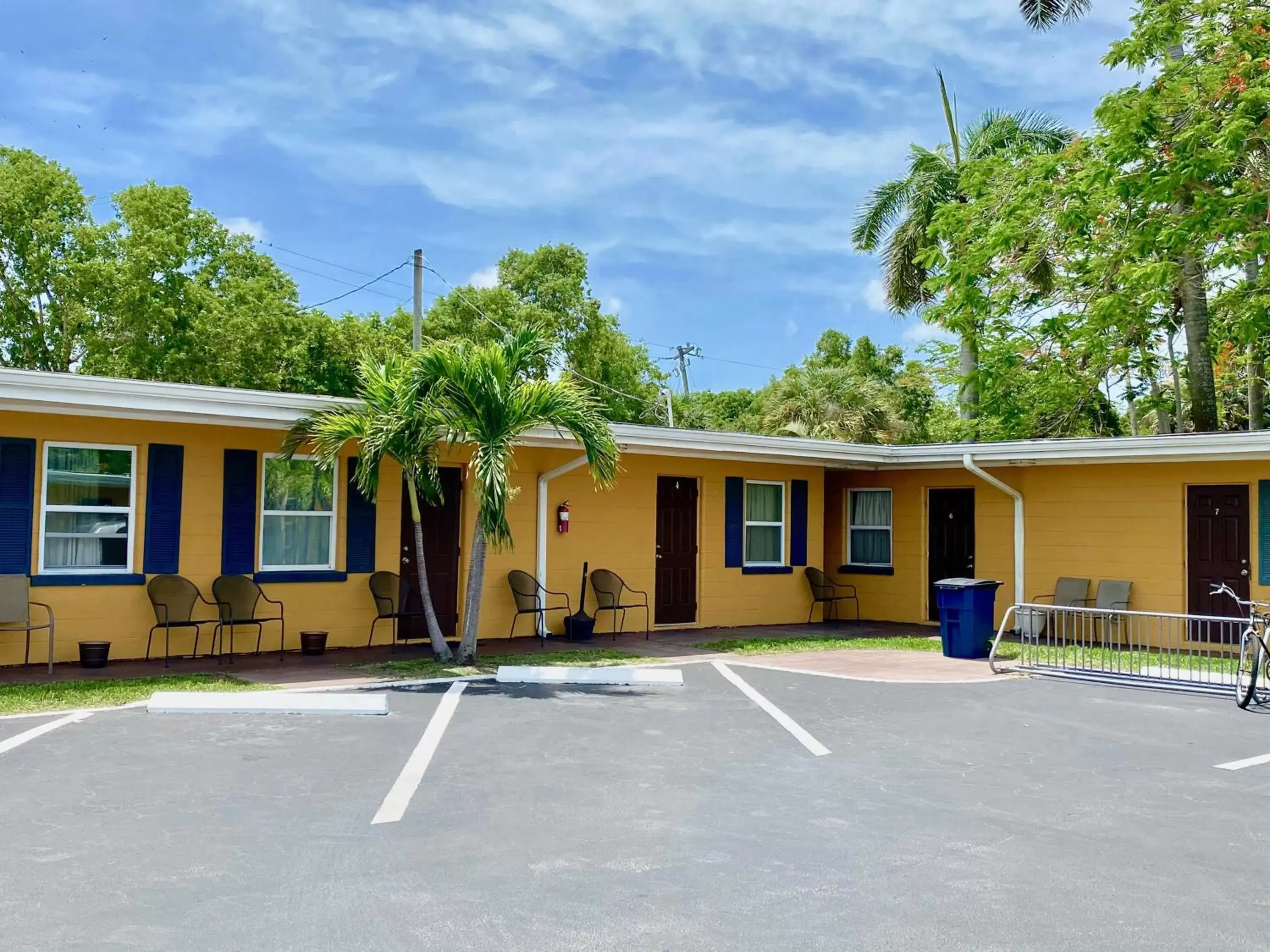 Other, Property Building in Glades Motel - Naples