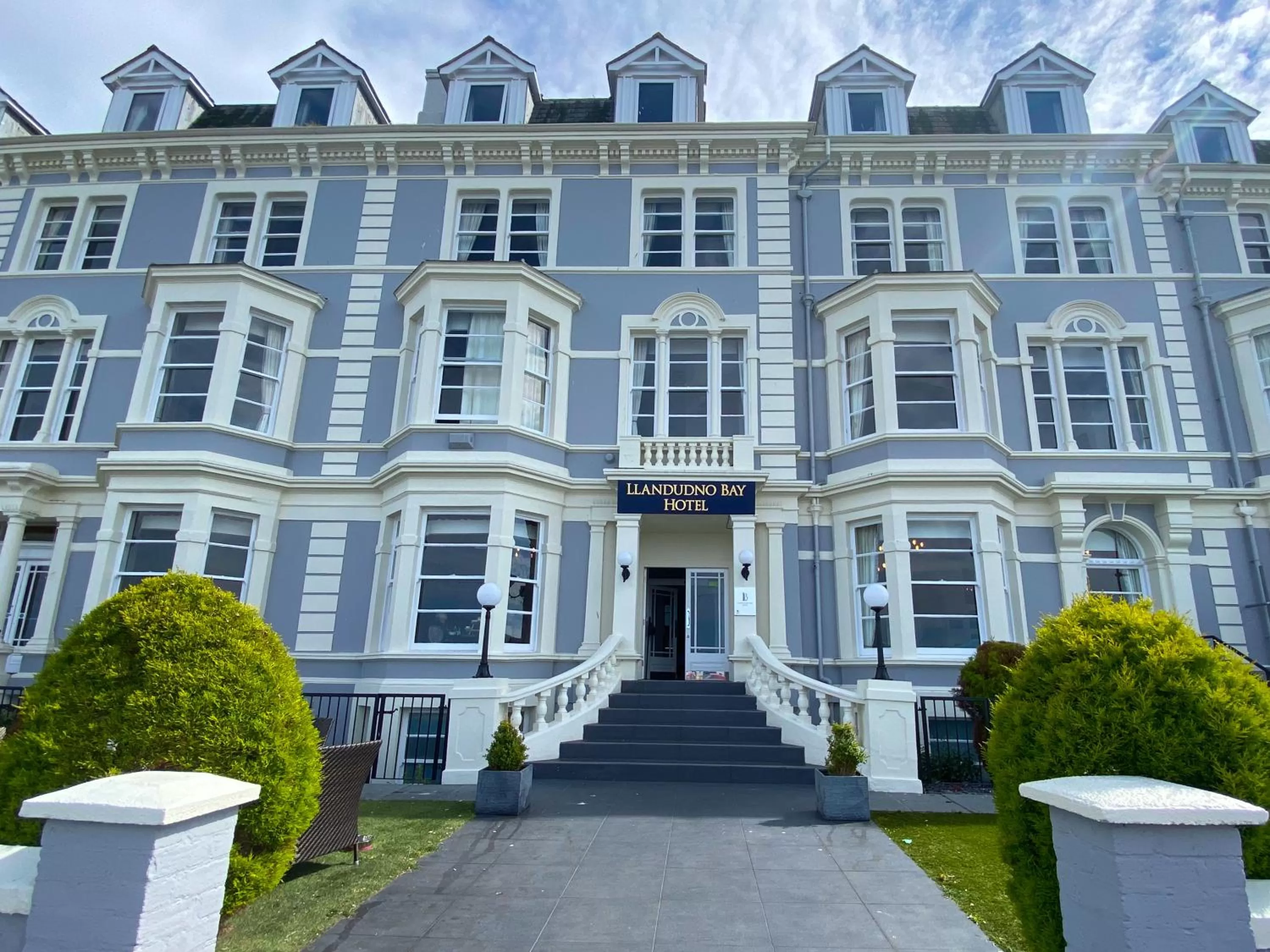 Facade/entrance in Llandudno Bay Hotel
