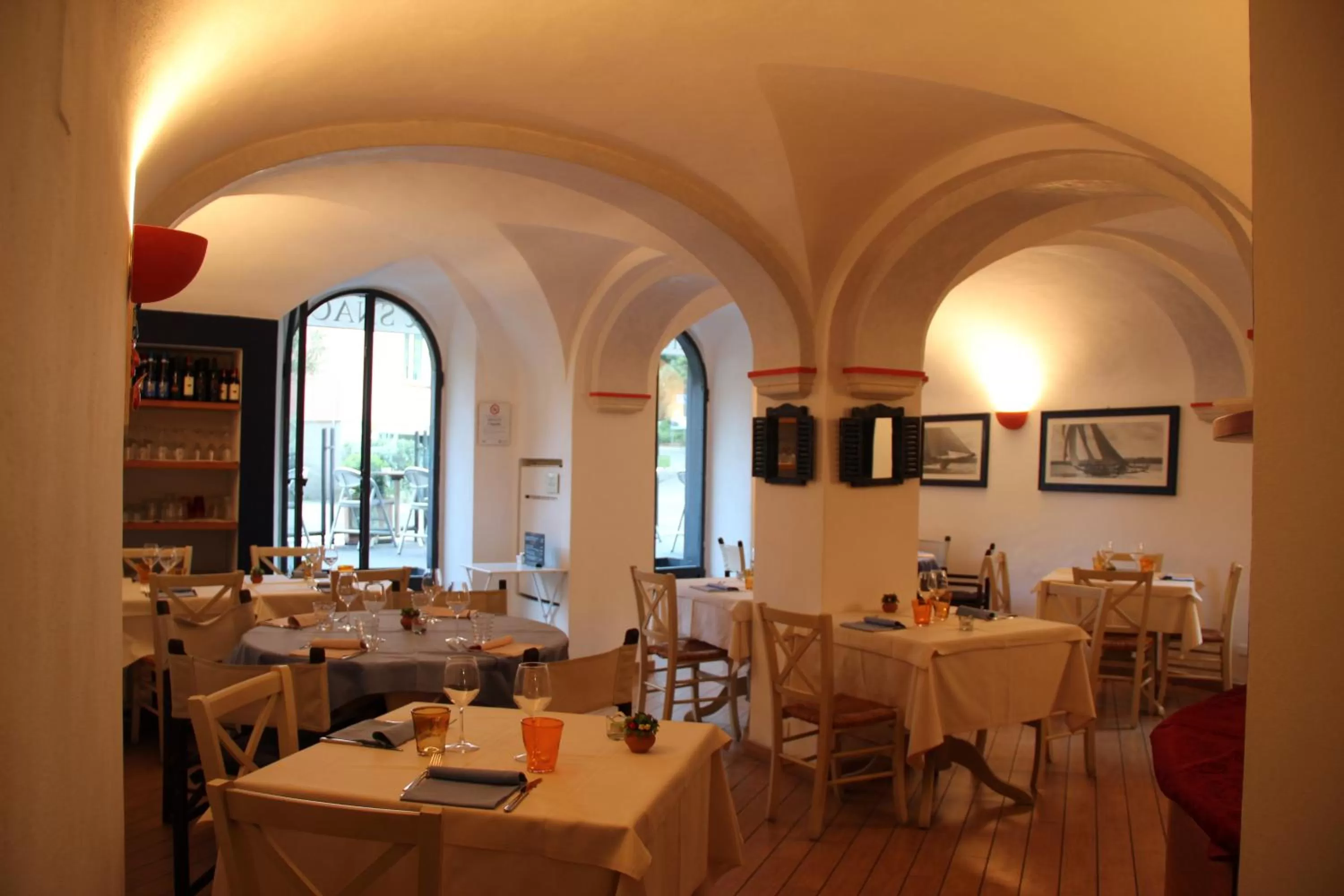 Restaurant/places to eat in Hotel Argentina