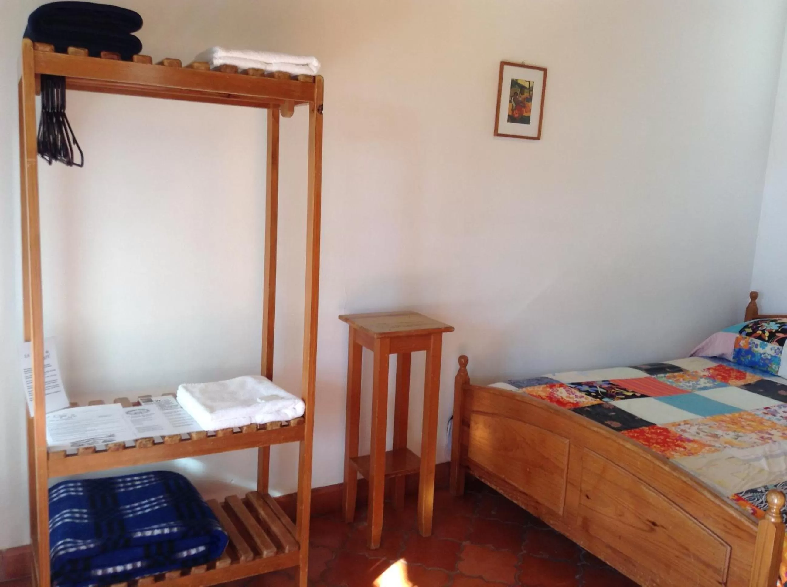 cot, Bed in La Casa de Cafe Bed and Breakfast