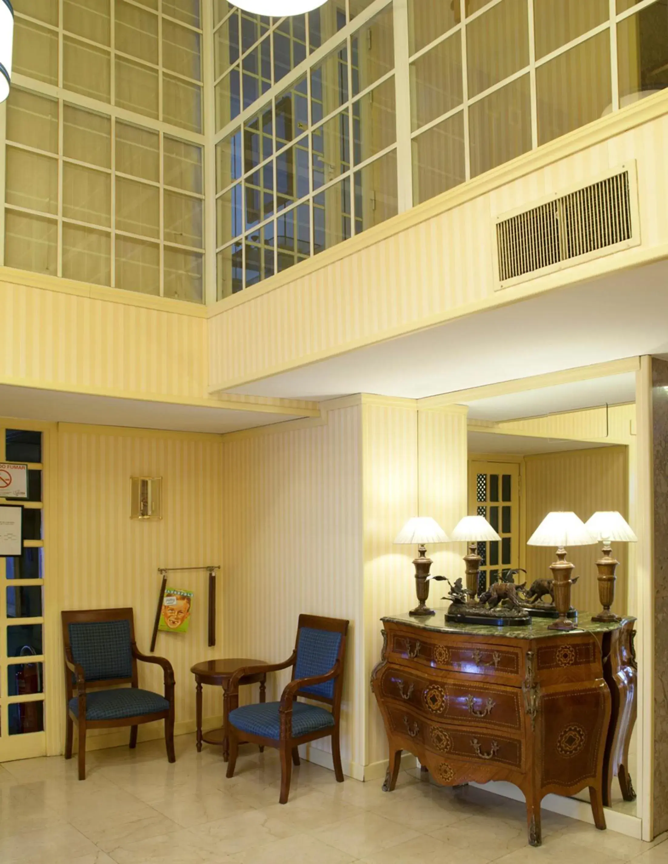 Lobby or reception in Hrc Hotel