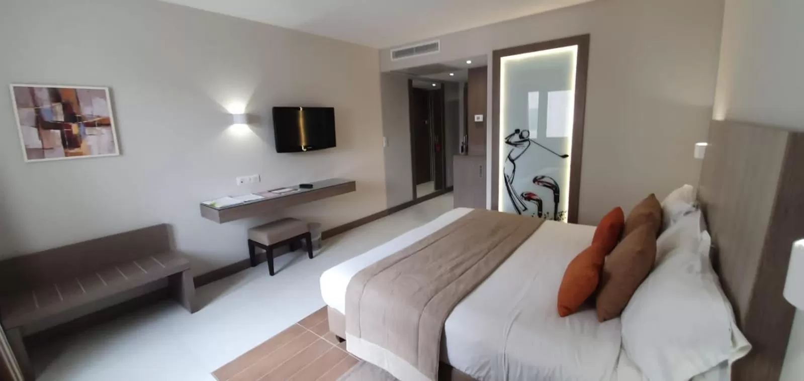 Bed in Golf Royal Hotel