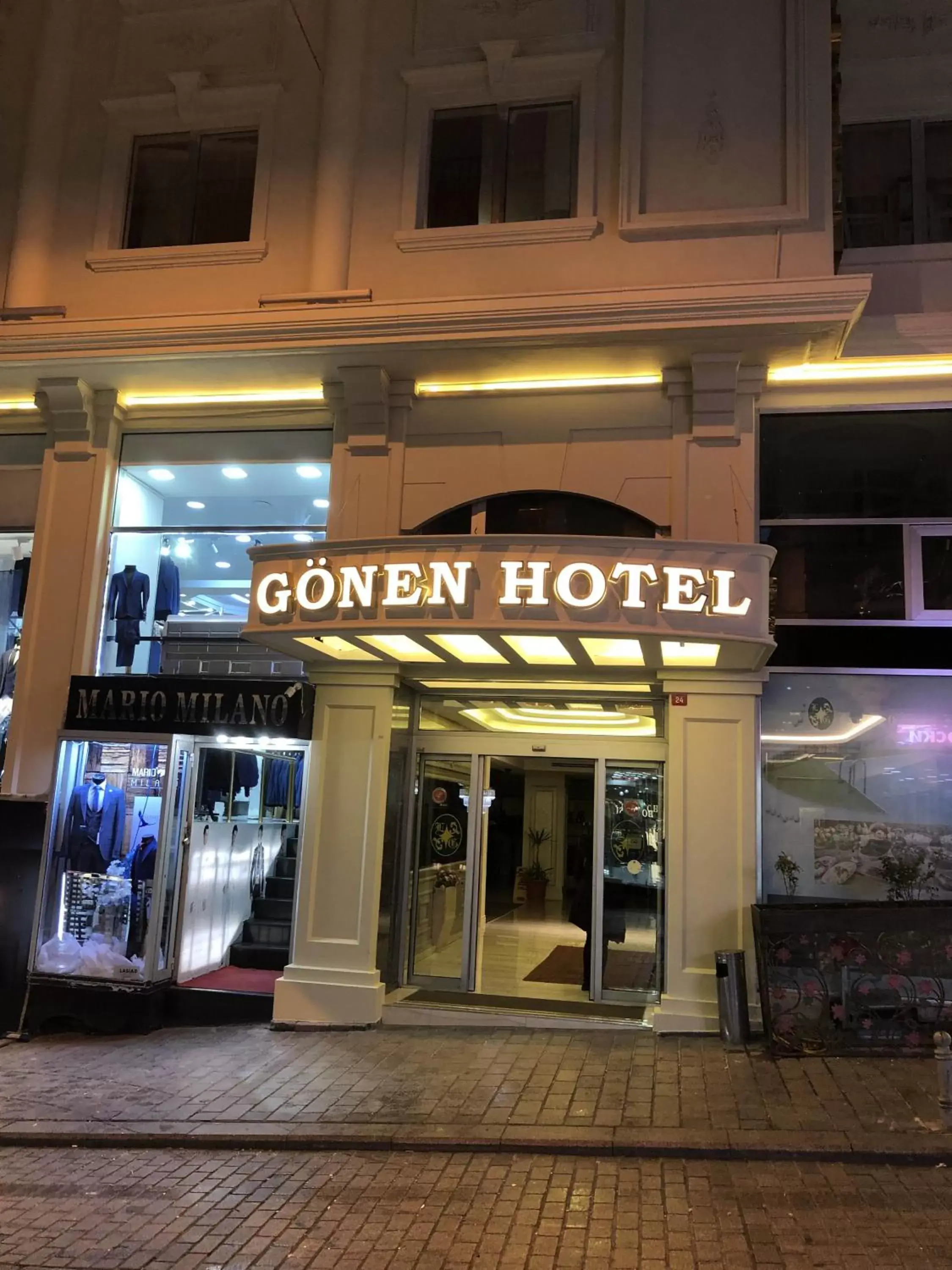 Property building in Laleli Gonen Hotel