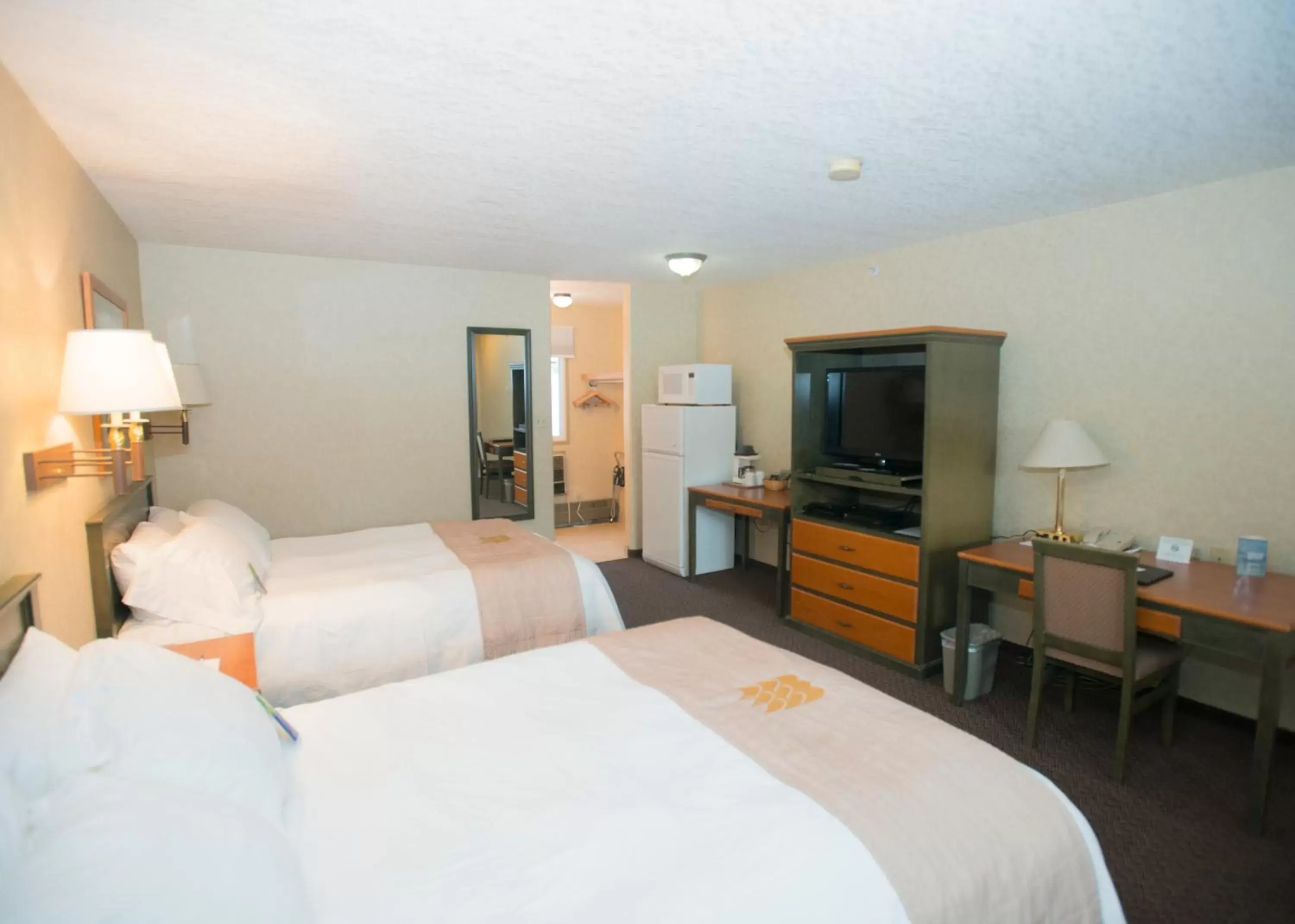 Bed in Lakeview Inns & Suites - Hinton