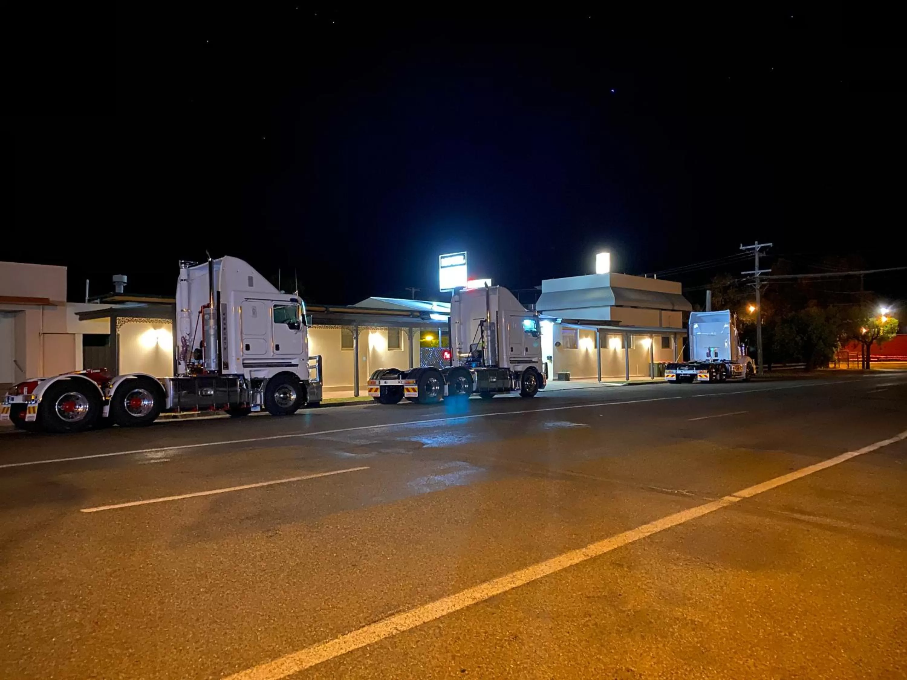 Property building in Ben Hall Motor Inn
