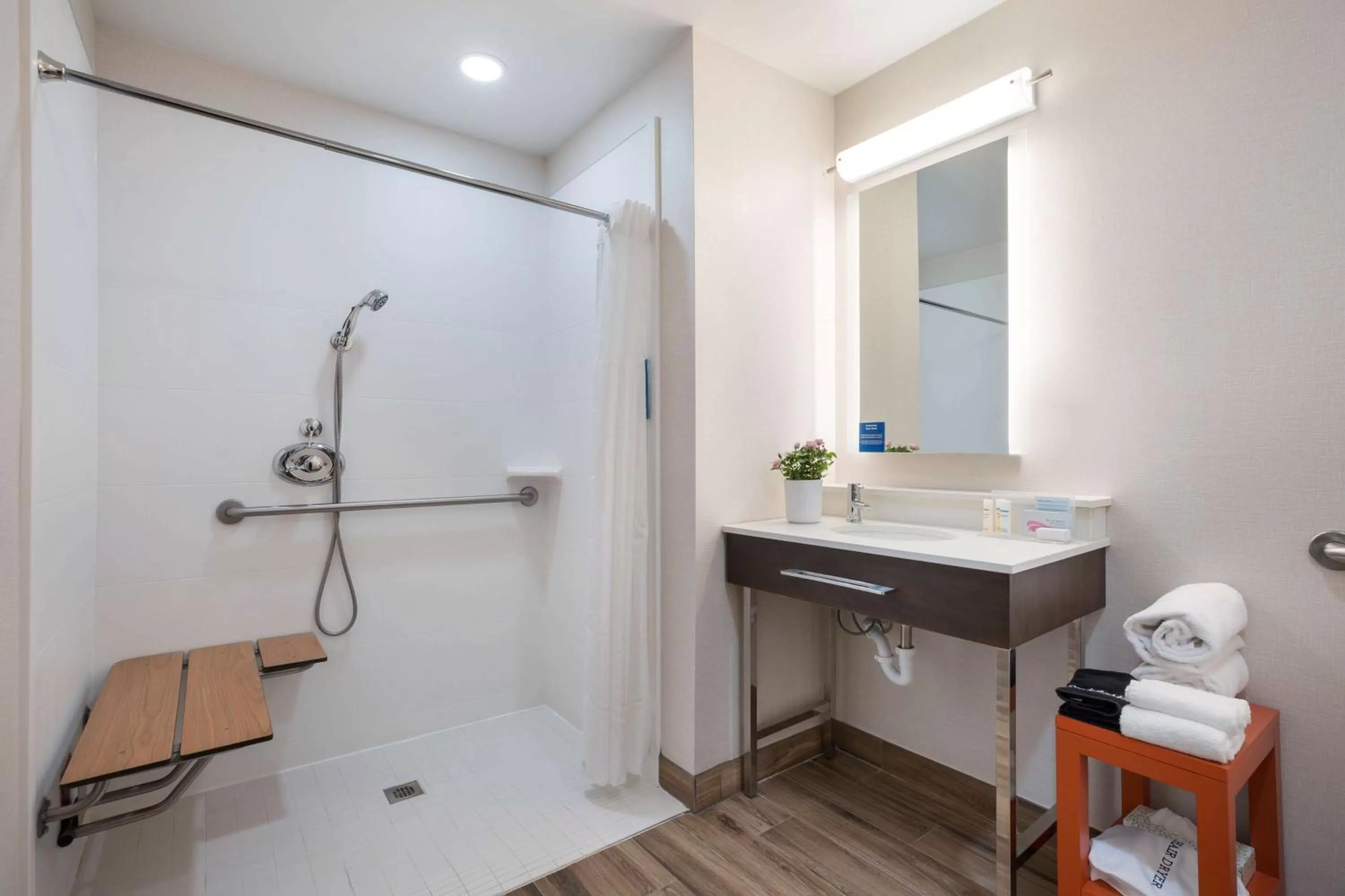 Bathroom in Hampton Inn Princeton