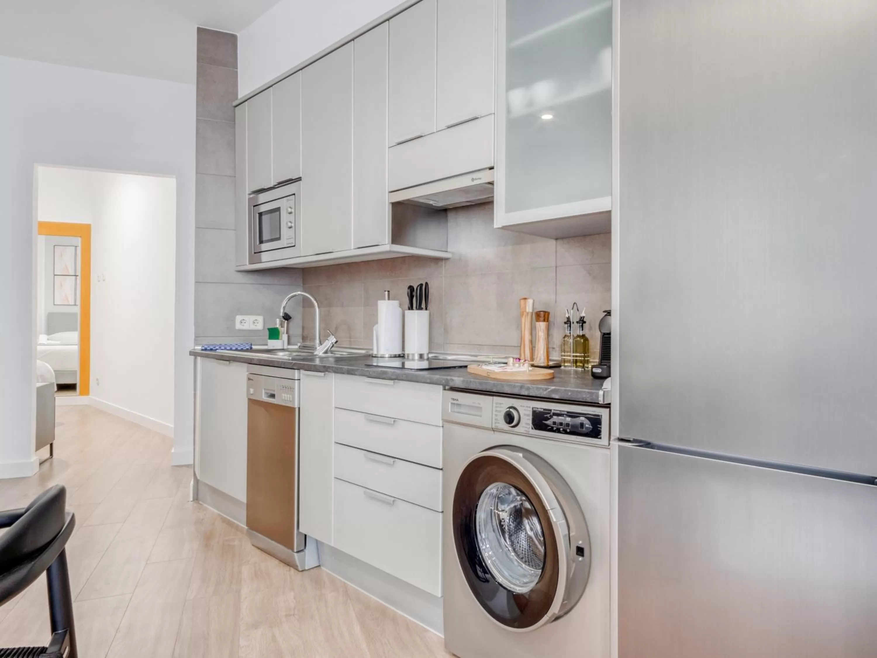 Kitchen or kitchenette in Limehome Madrid Calle de Don Ramón de la Cruz