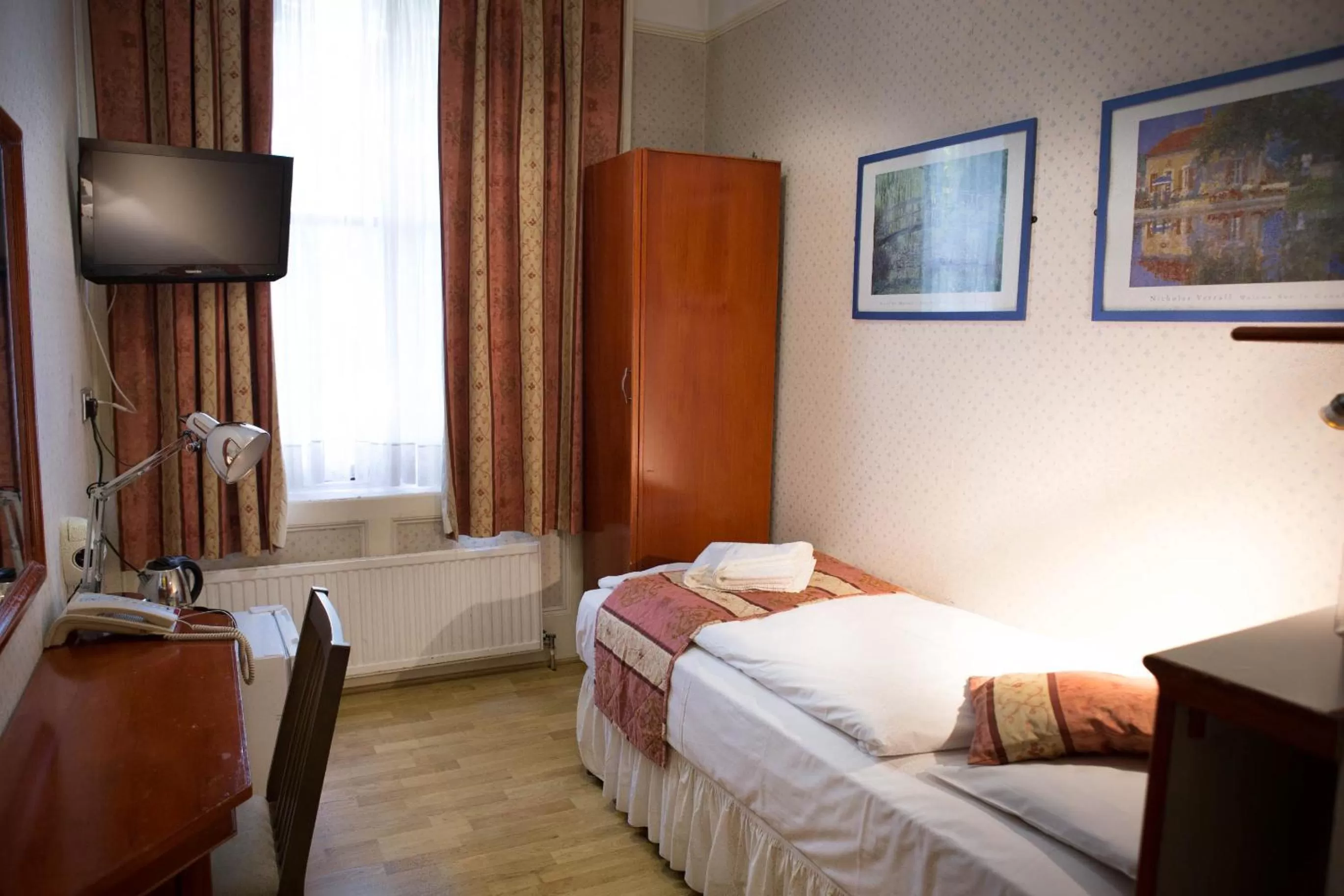 Bedroom, Bed in Shakespeare Hotel