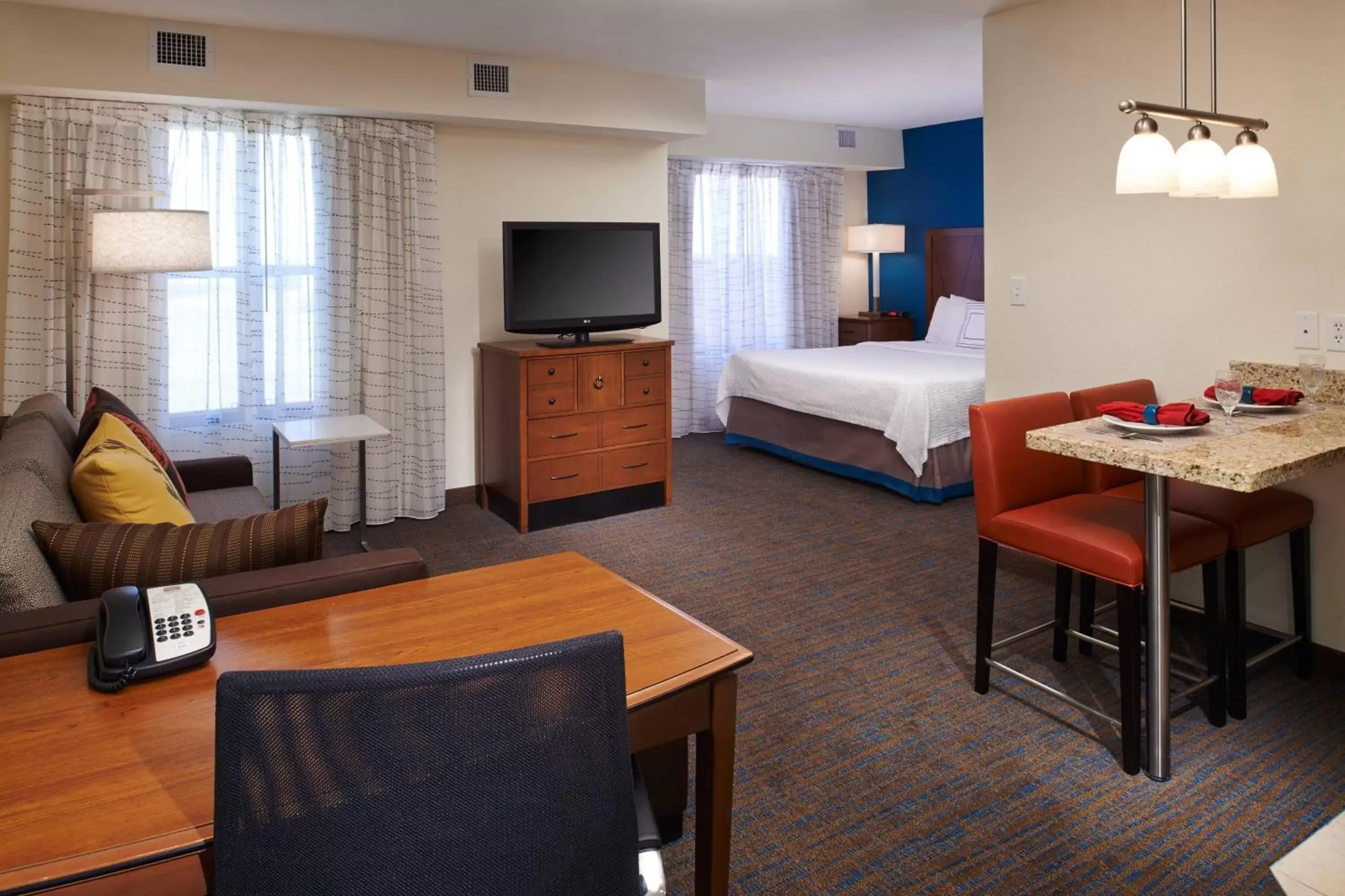 Photo of the whole room, Seating Area in Residence Inn by Marriott Saginaw