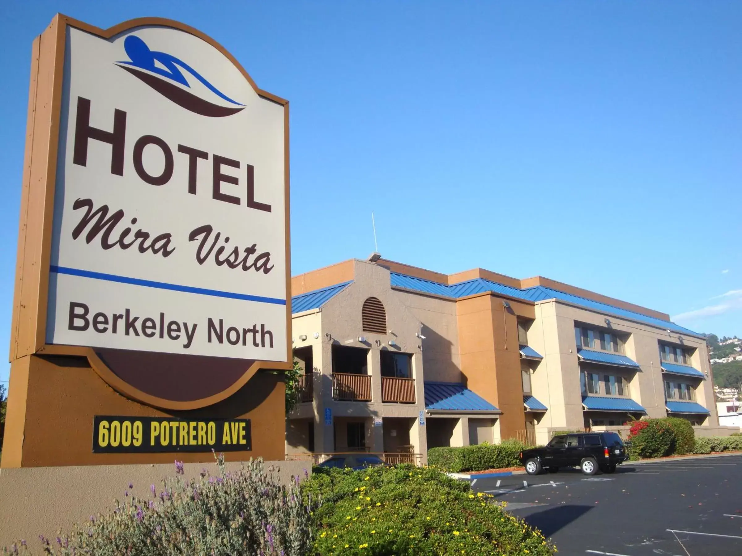 Facade/entrance in Hotel Mira Vista