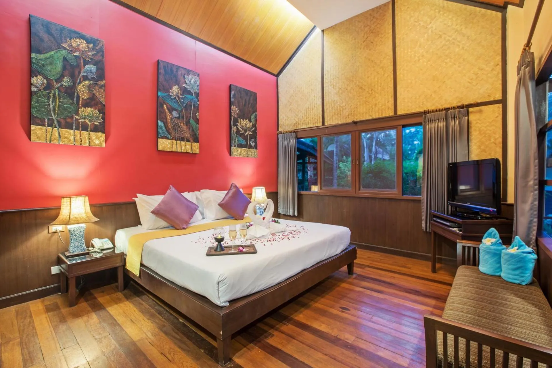 Bedroom, Bed in Pinnacle Samui Resort