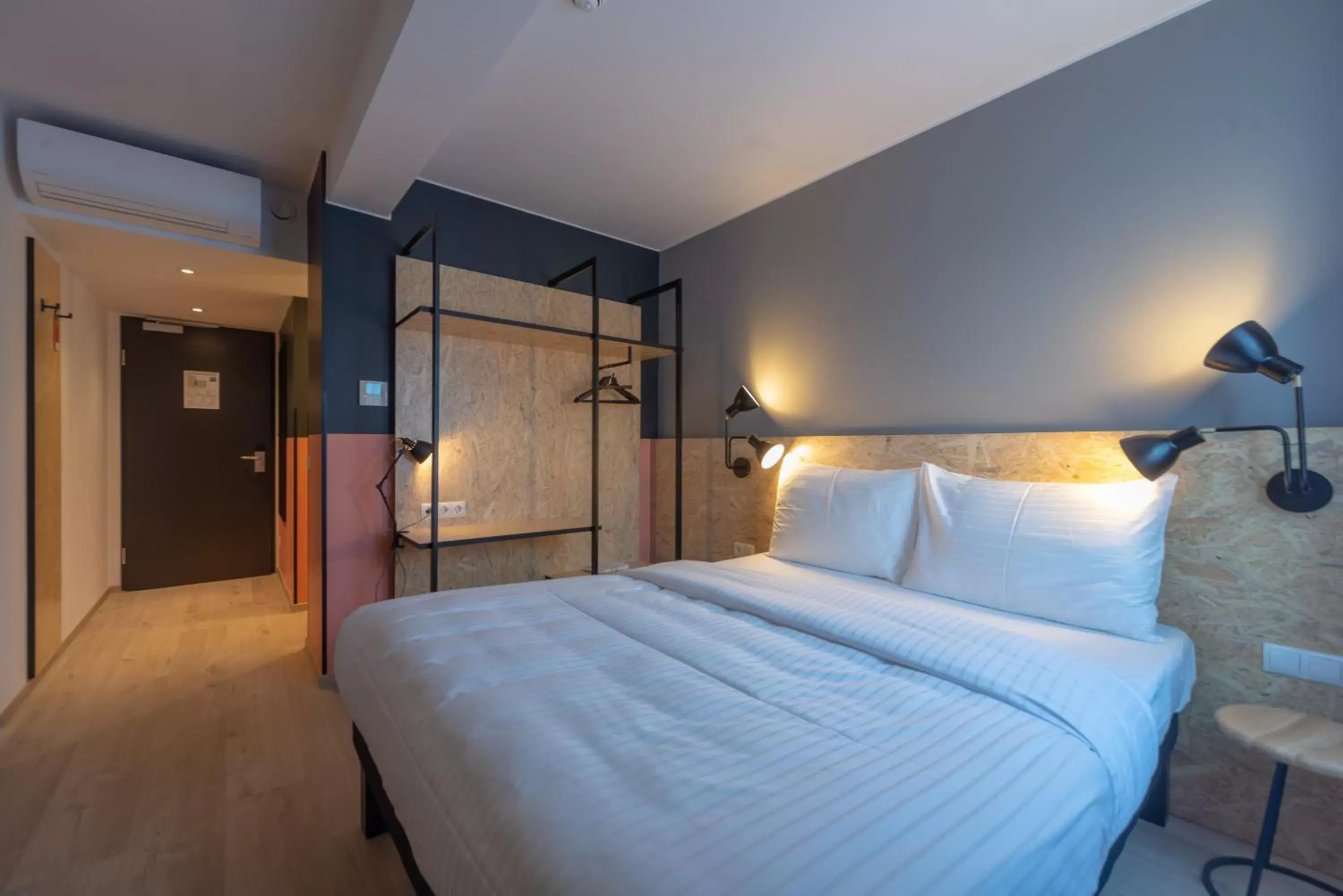 Photo of the whole room, Bed in ibis Styles Wien Messe Prater