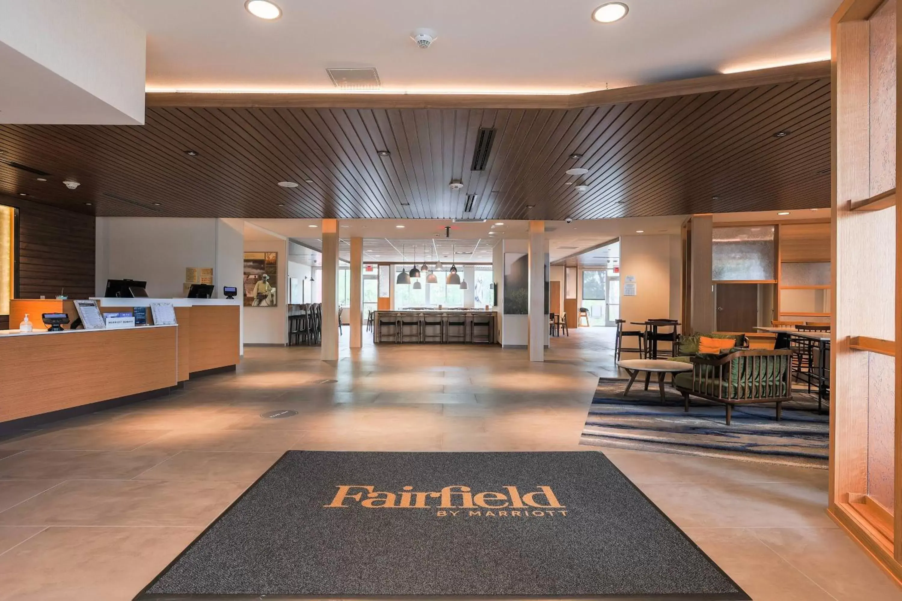 Lobby or reception in Fairfield Inn & Suites Marquette