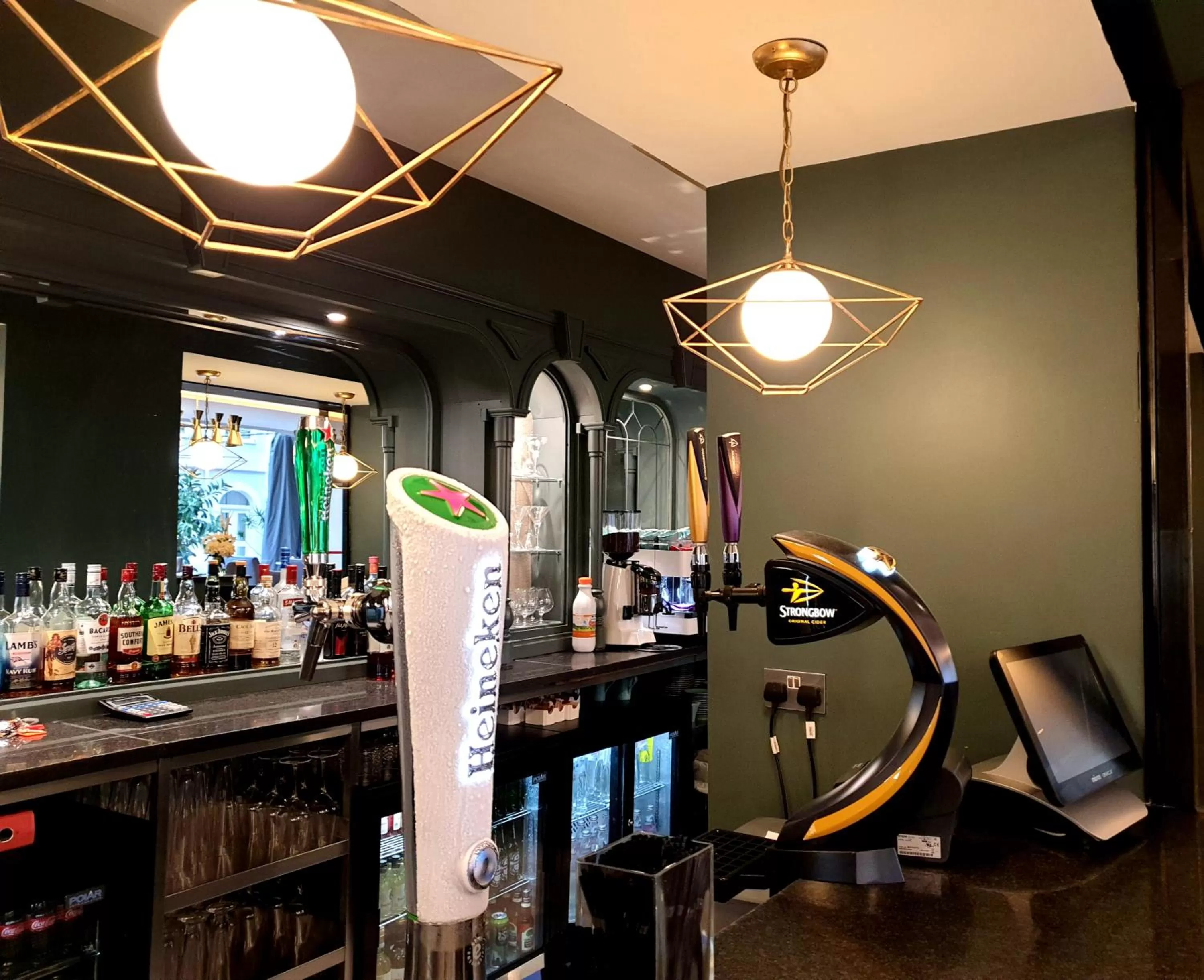 Lounge or bar in The Eliott Hotel