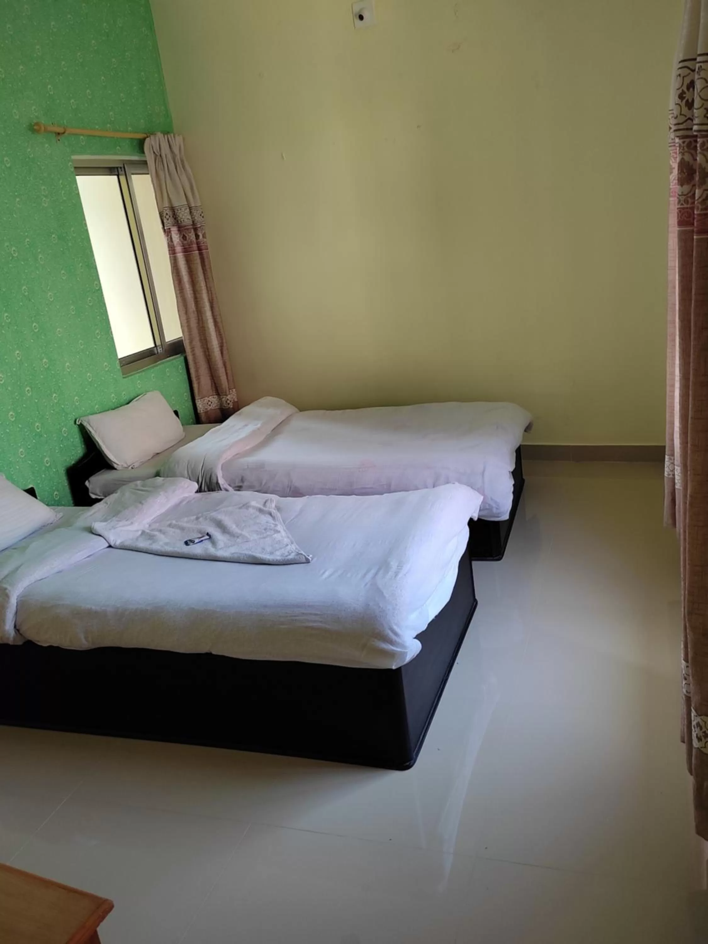 Bed in Hotel Green Hill View