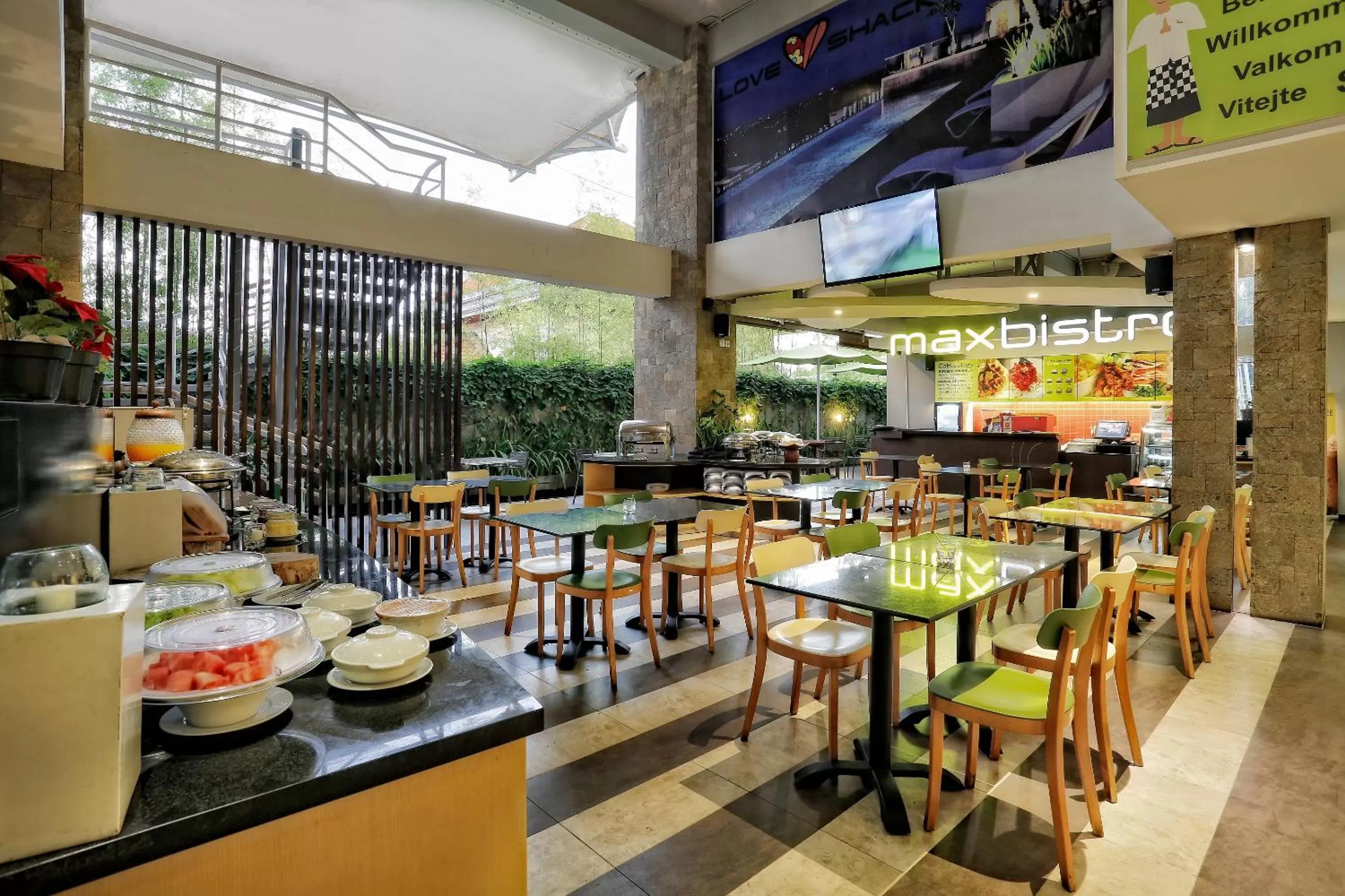 Restaurant/places to eat in MaxOneHotels at Bukit Jimbaran