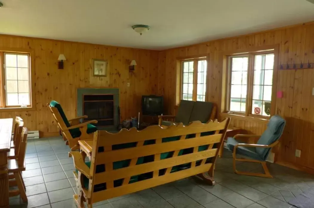 Living room, Seating Area in Camp Taureau - Altaï Canada