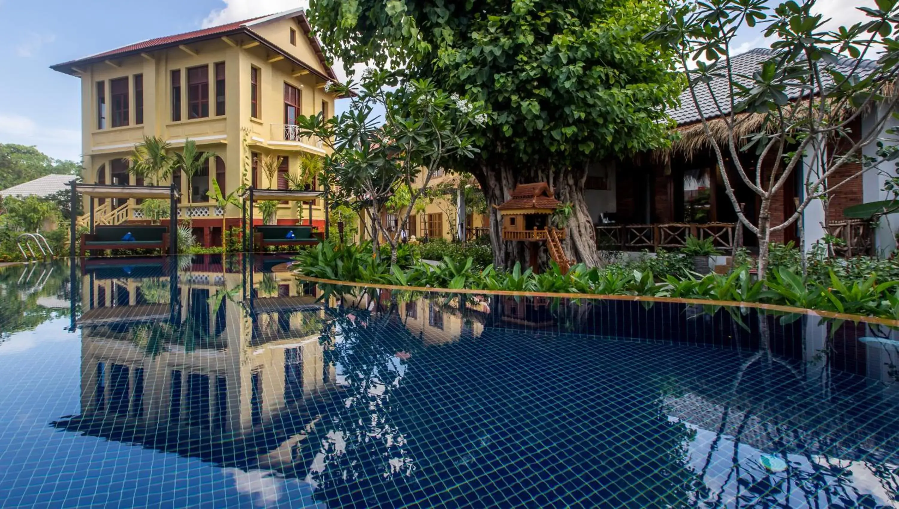 Swimming Pool in La Rivière d' Angkor Resort