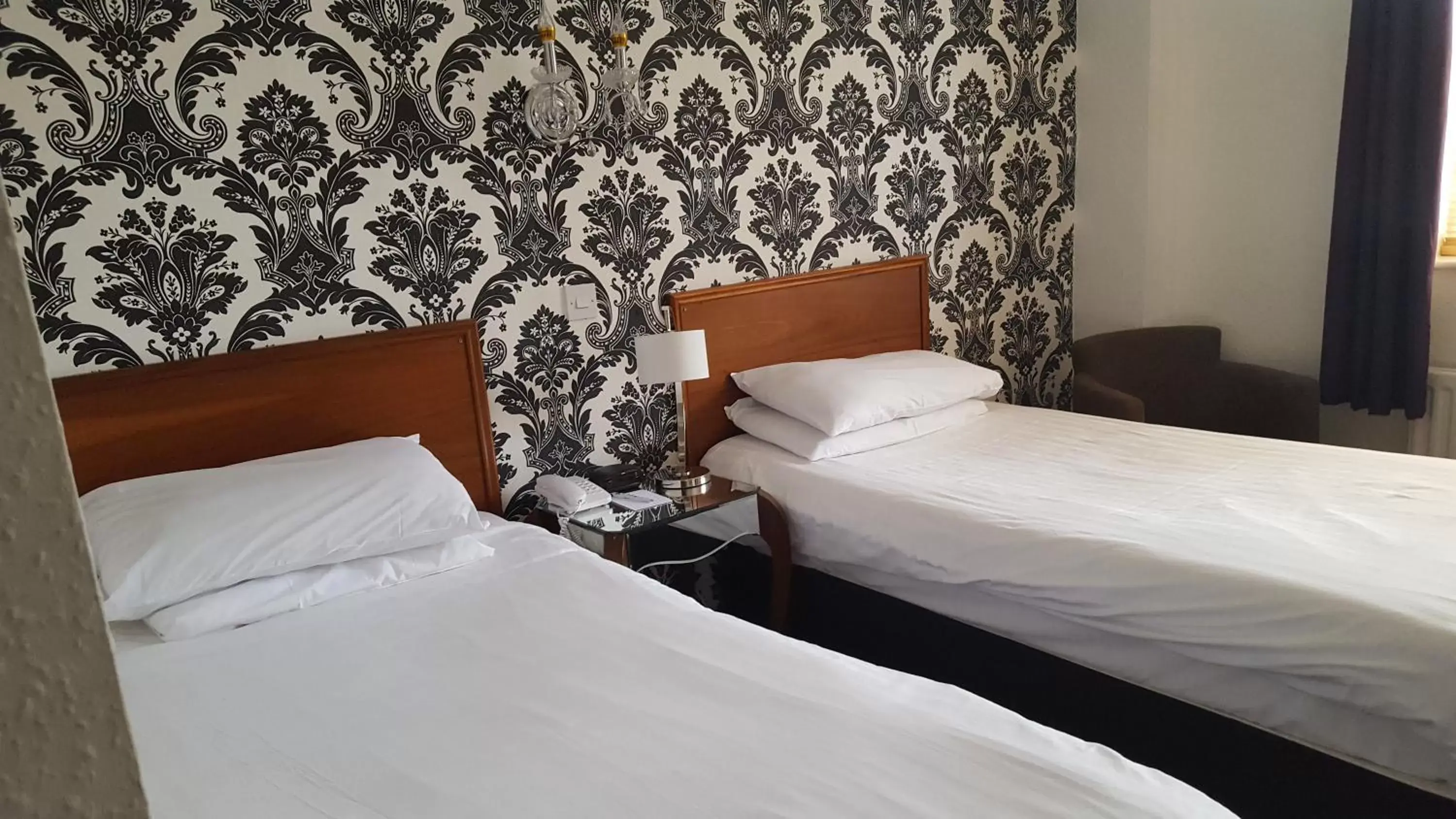 Bed in Barons Court Hotel Walsall
