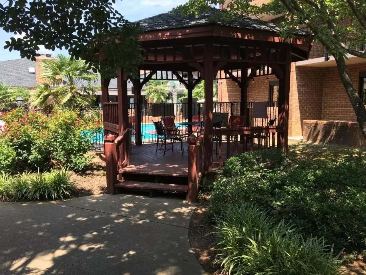 Inner courtyard view in Ramada by Wyndham Raleigh