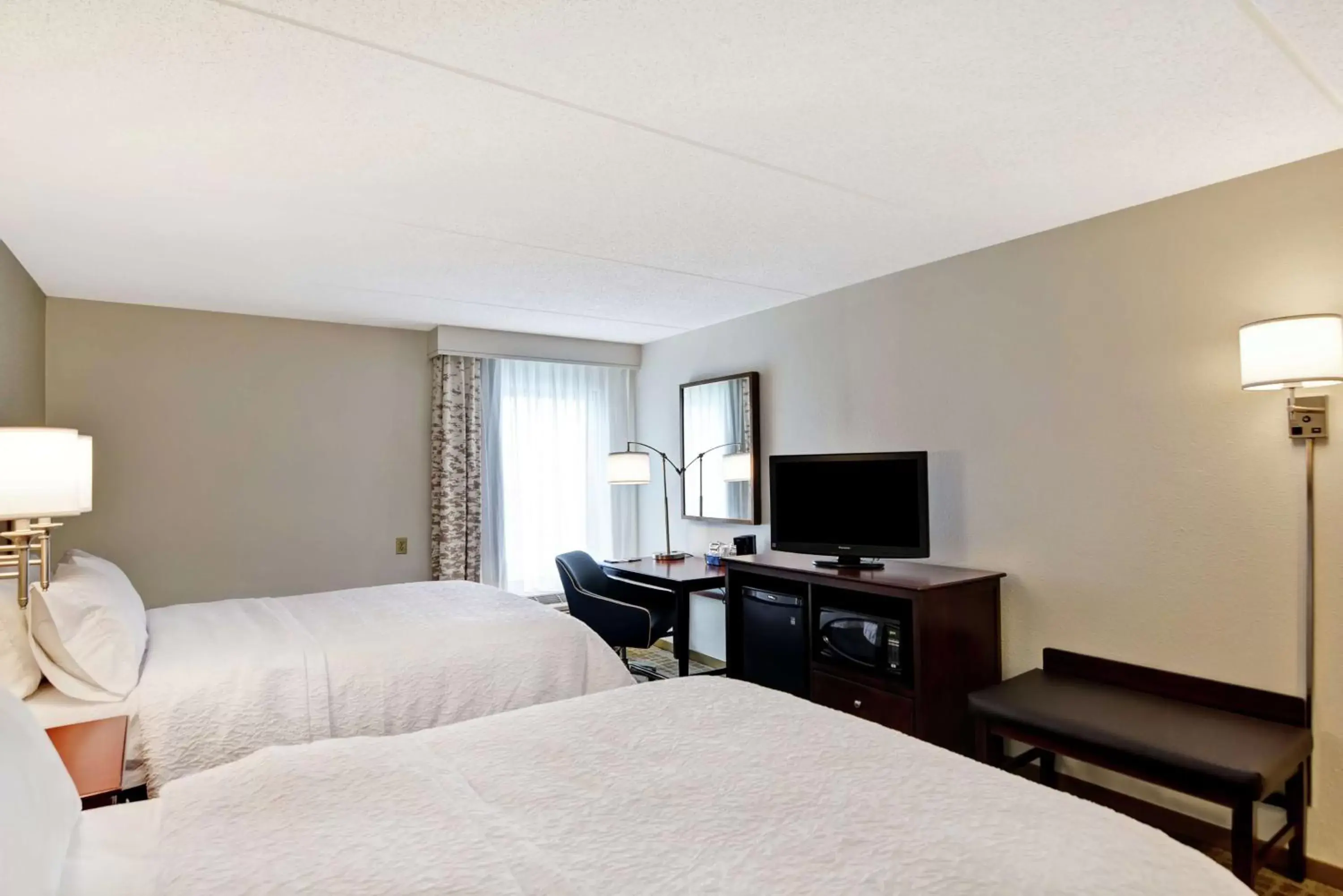 Bedroom, Bed in Hampton Inn Scranton at Montage Mountain