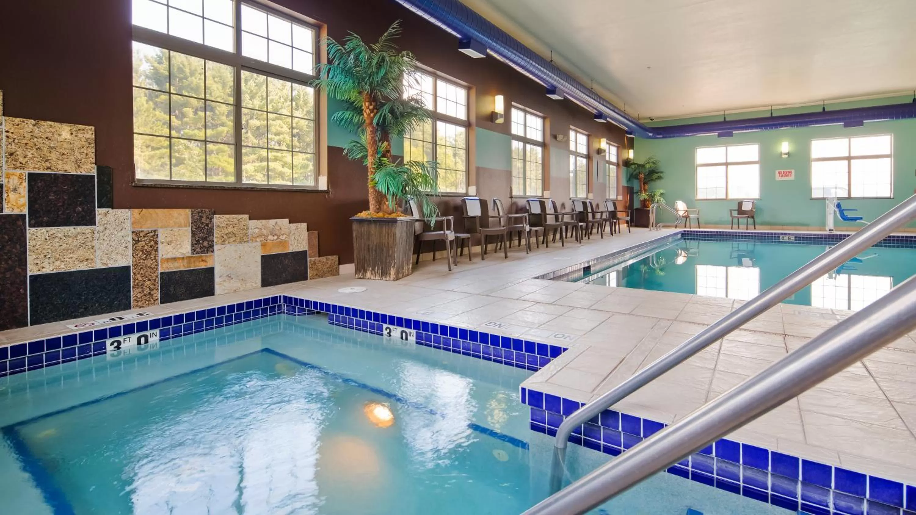 Swimming pool in Best Western Plover-Stevens Point Hotel & Conference Center