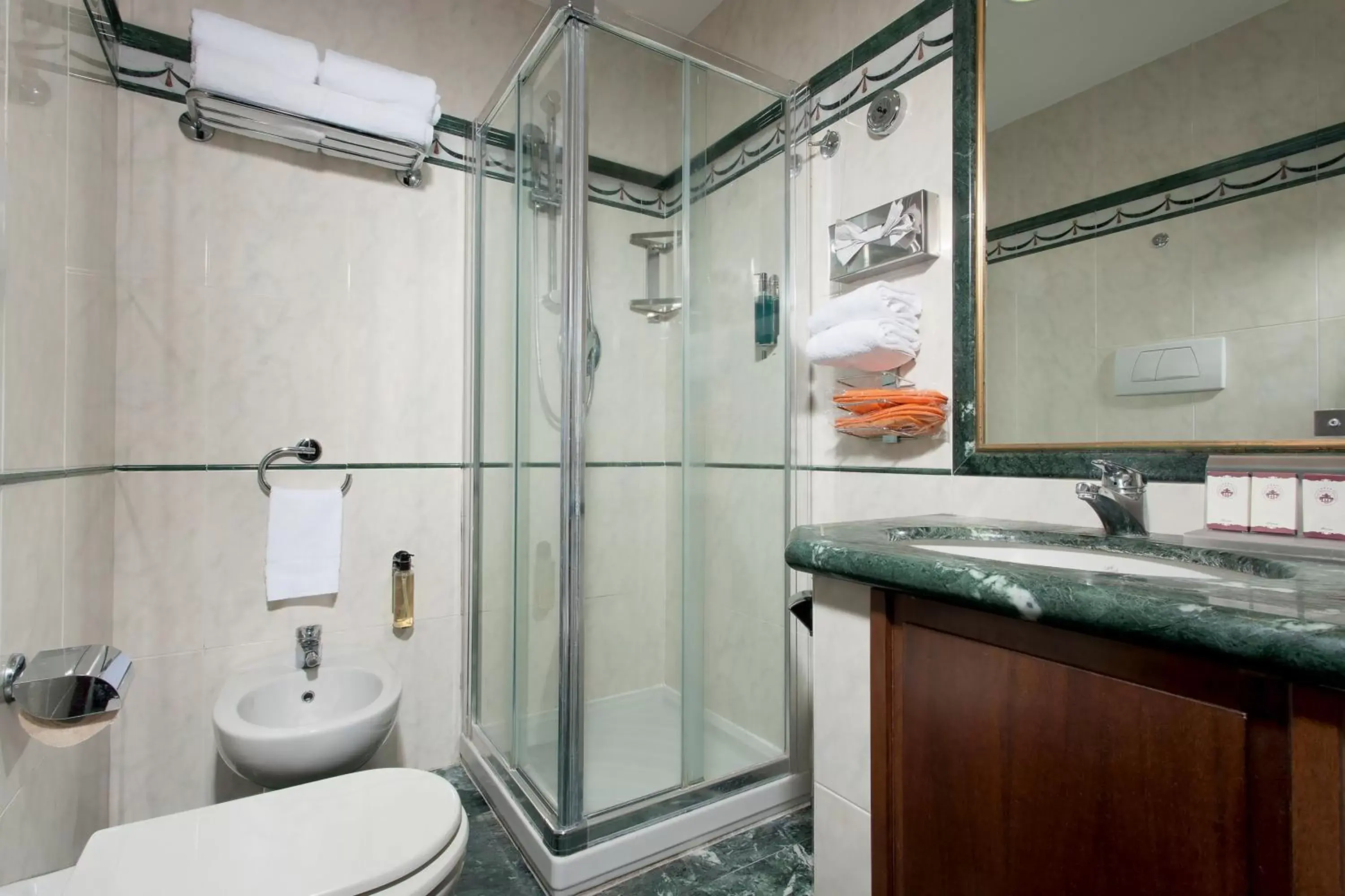 Shower, Bathroom in Grand Hotel Gianicolo