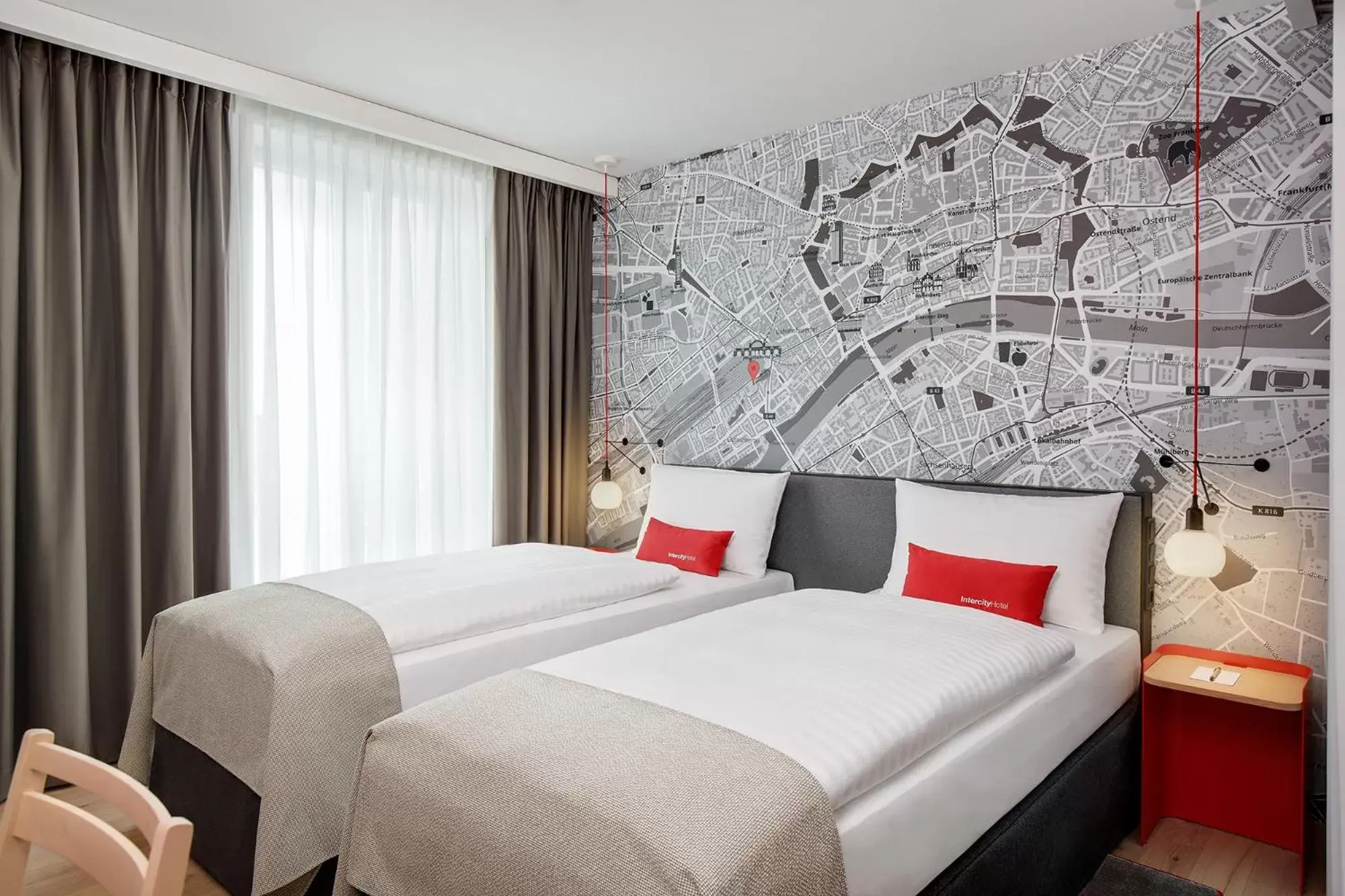 Photo of the whole room, Bed in IntercityHotel Frankfurt Hauptbahnhof Süd