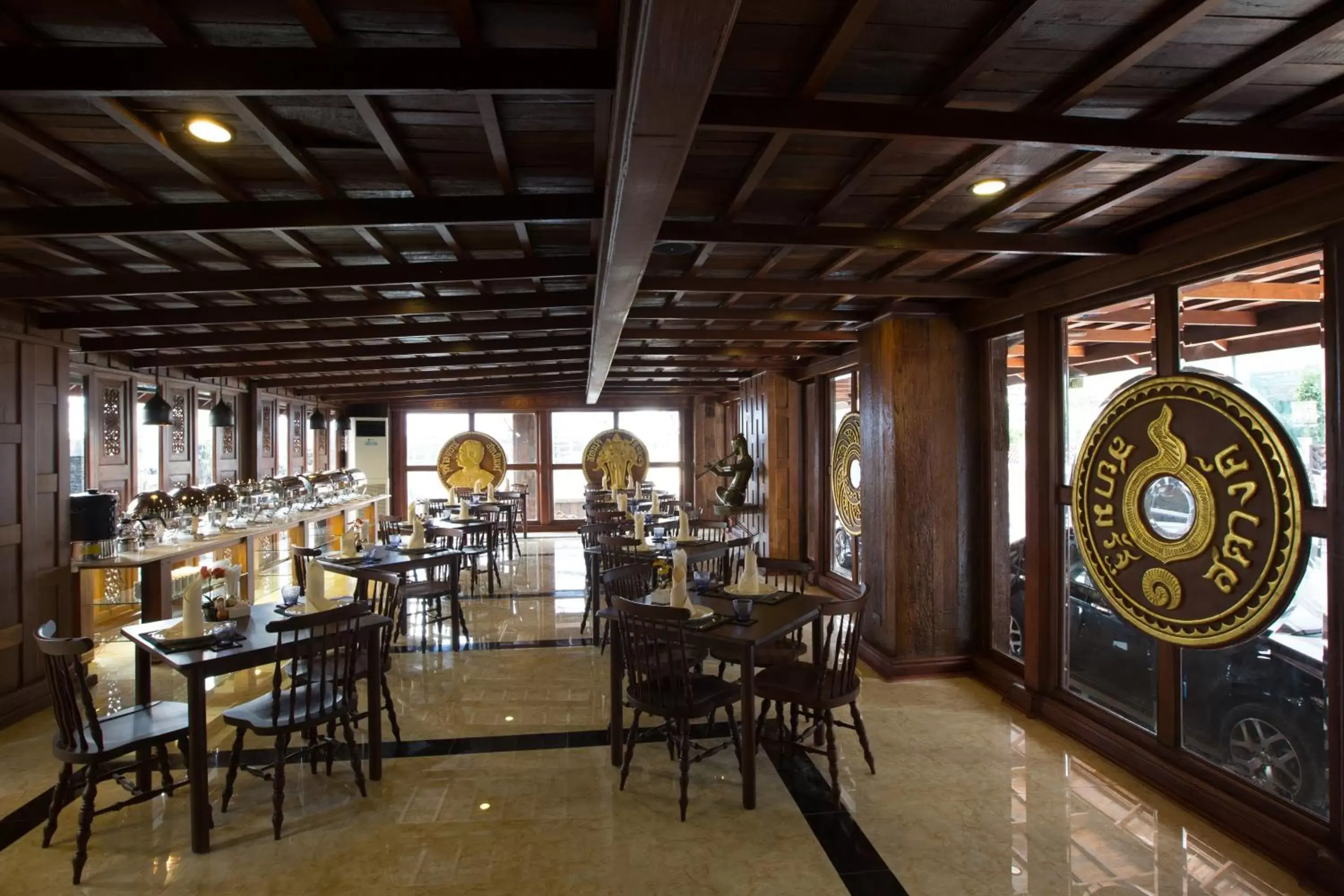 Restaurant/Places to Eat in True Siam Rangnam Hotel