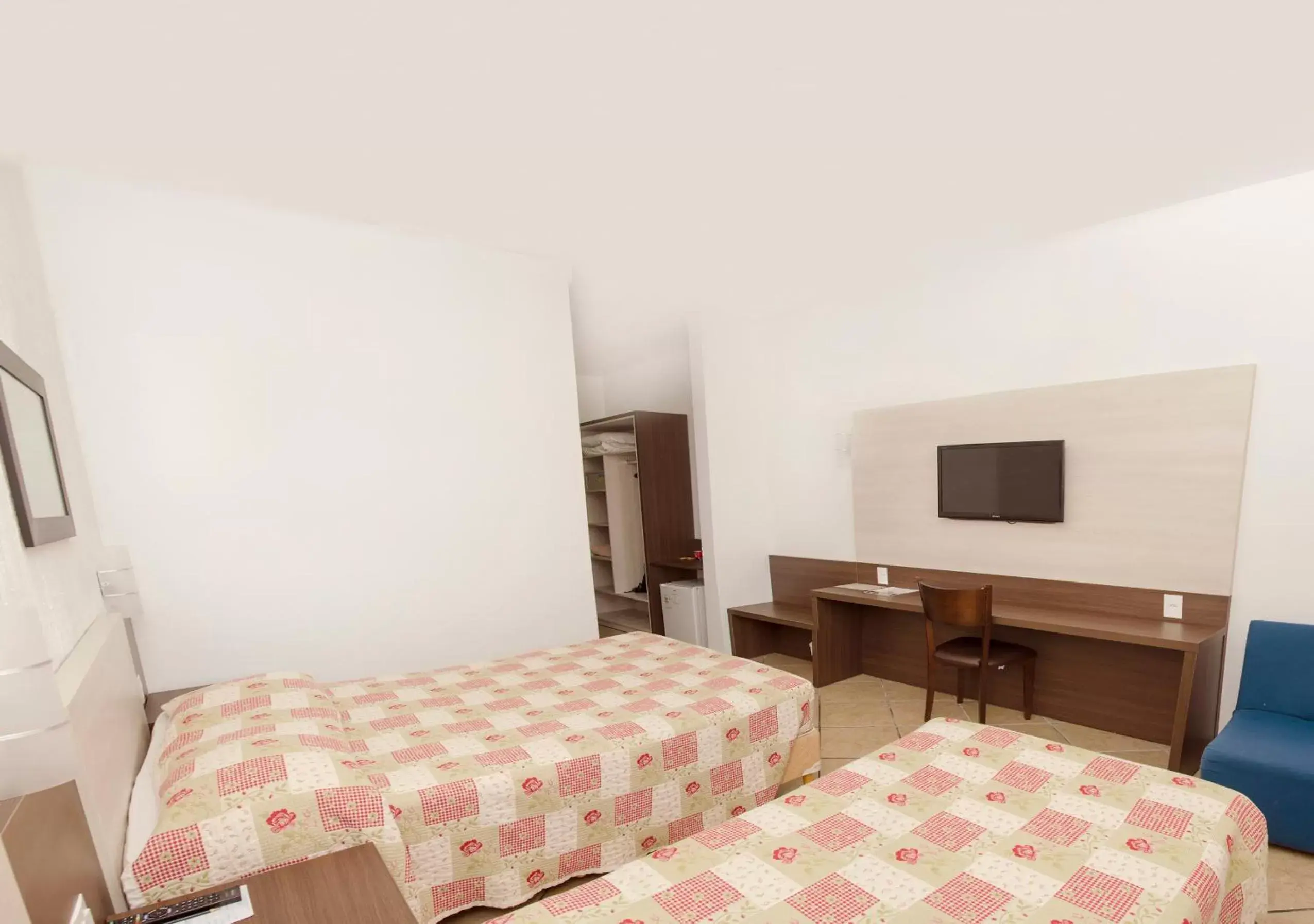 Photo of the whole room, Bed in Camboa Hotel Paranaguá Photo of the whole room, Bed in Camboa Hotel Paranaguá