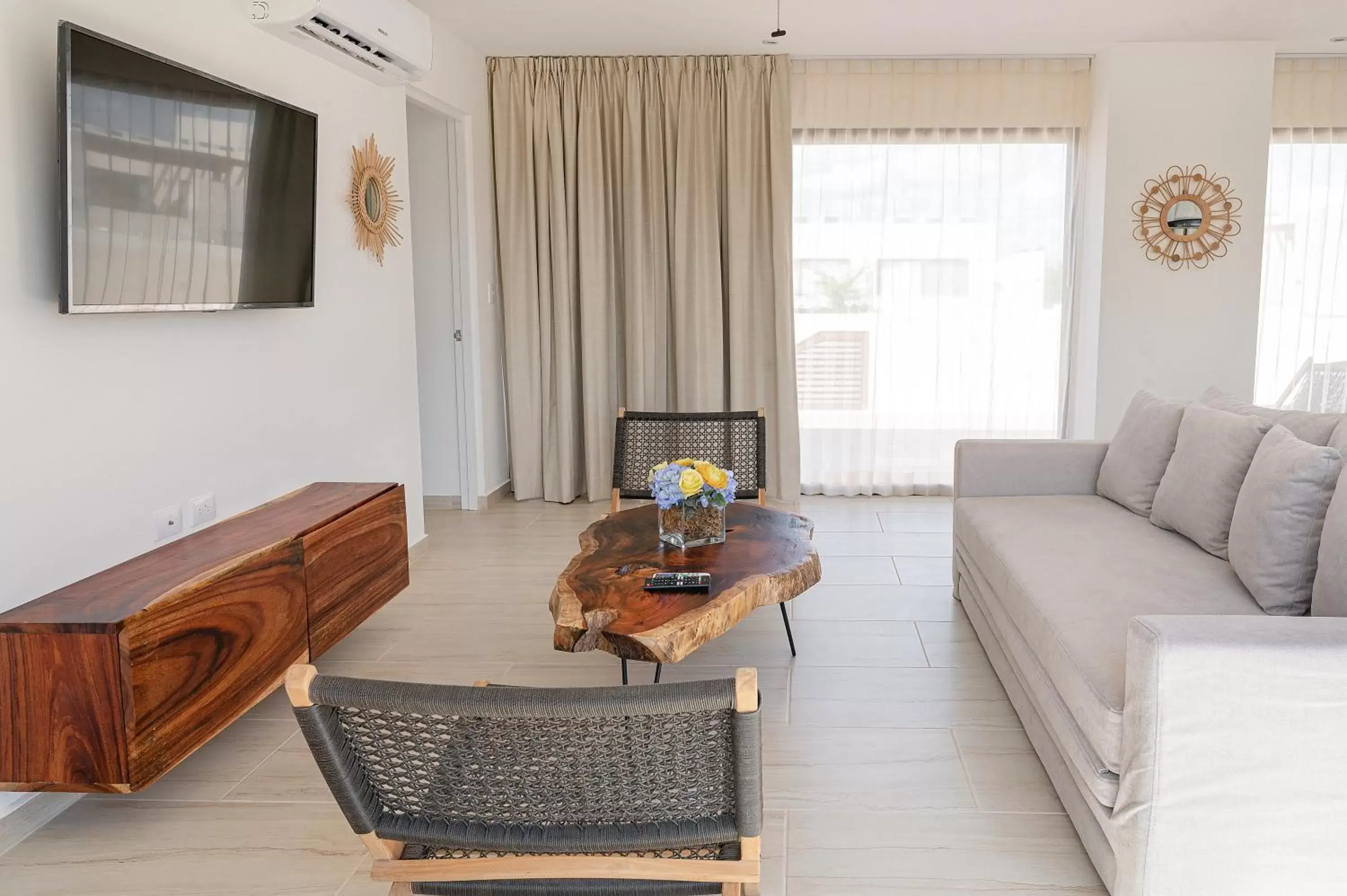 TV and multimedia, Seating Area in Apartment and Penthouse Blue Luxury Kukulkan Tulum