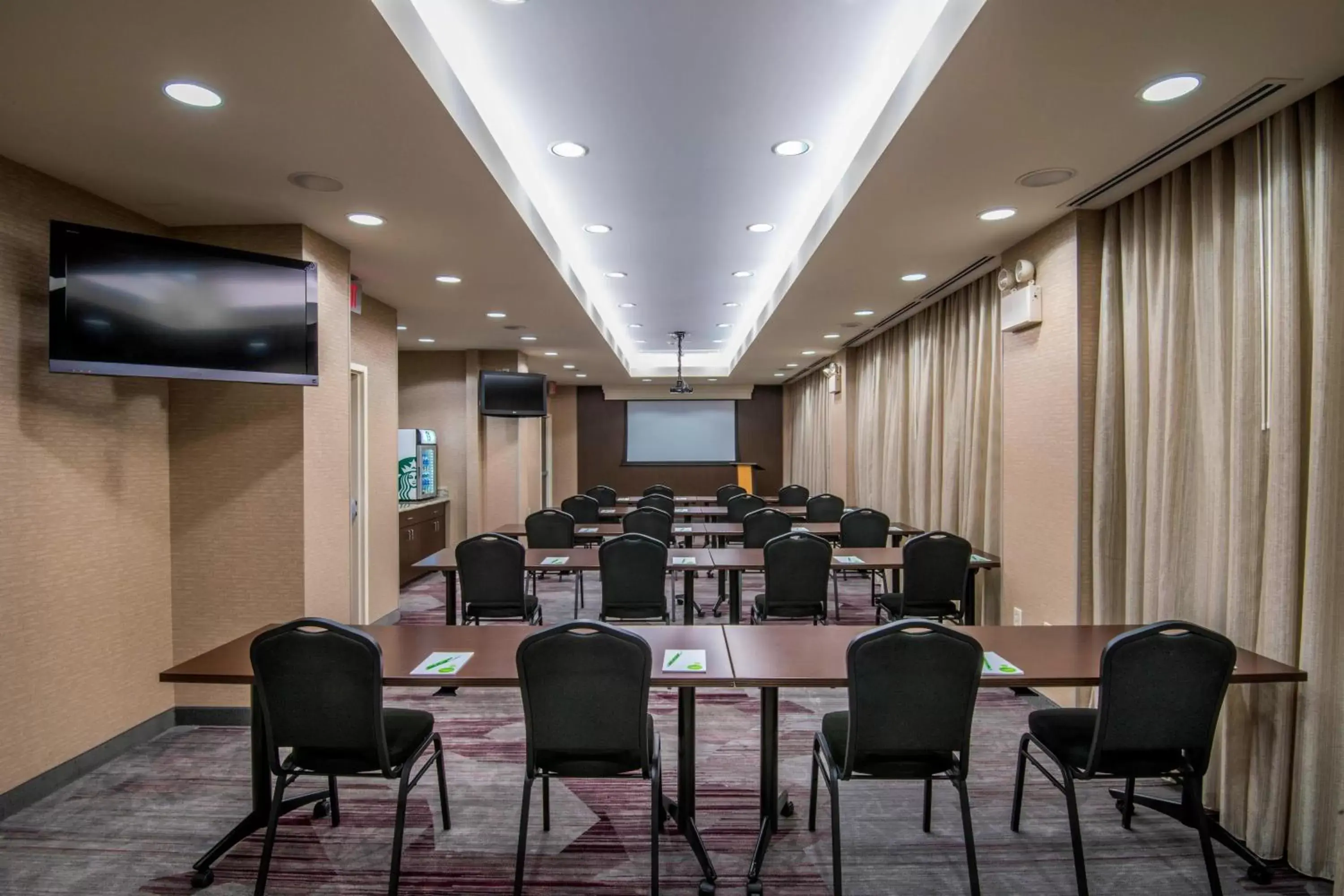 Meeting/conference room in Courtyard by Marriott Tulsa Downtown