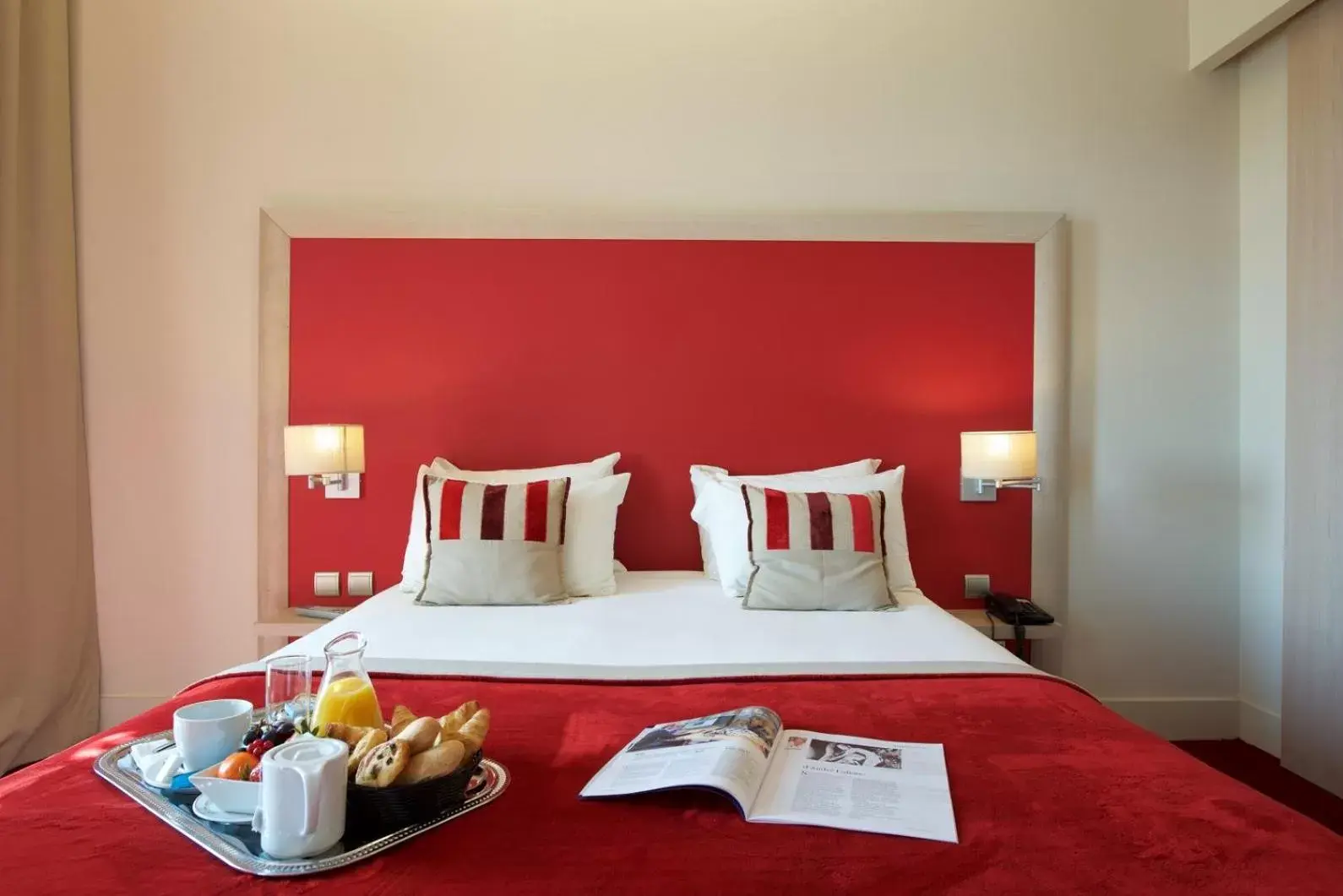 Bedroom, Bed in Hôtel du Parc Bedroom, Bed in Hôtel du Parc