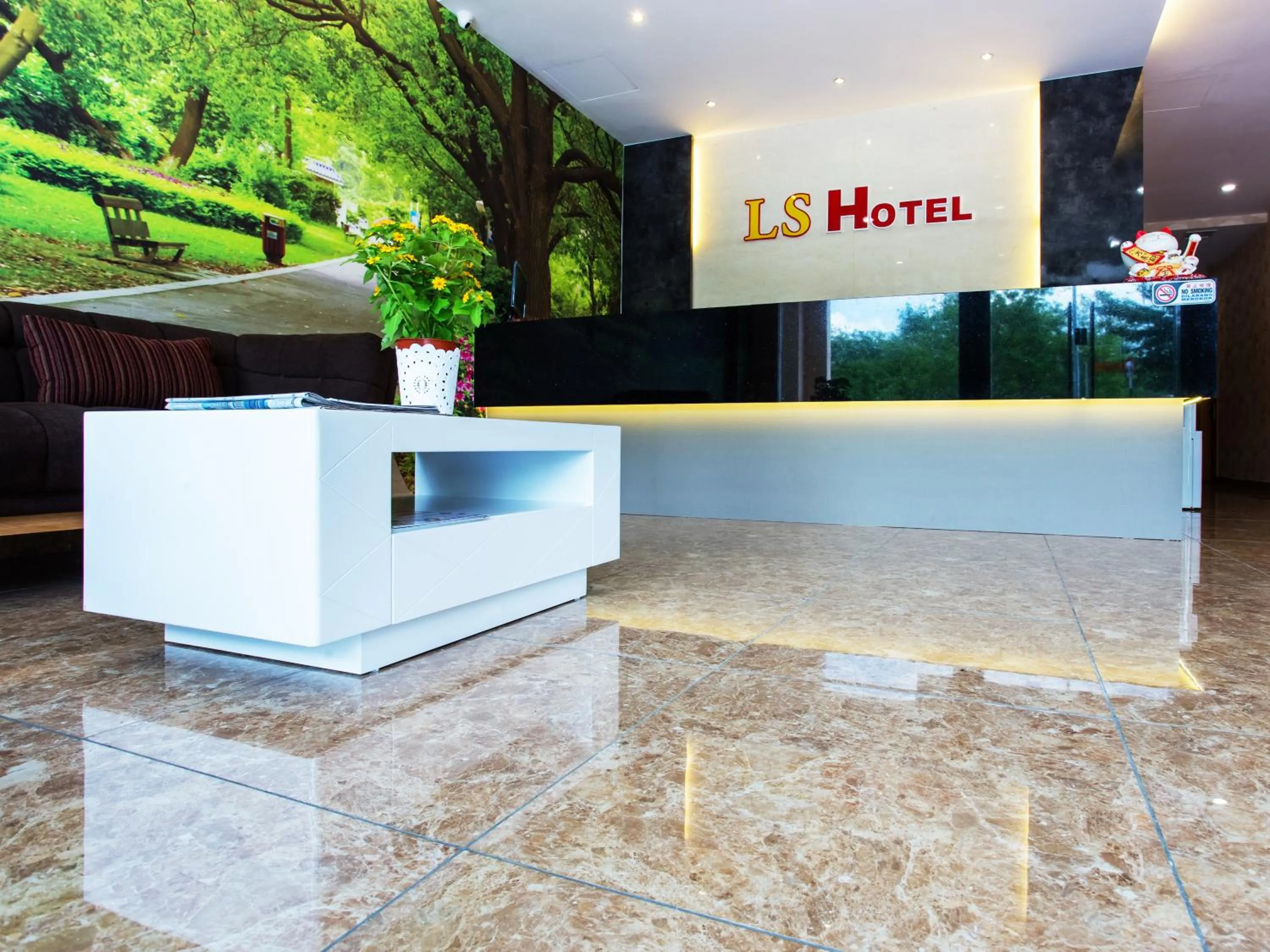 Lobby or reception in LS Hotel