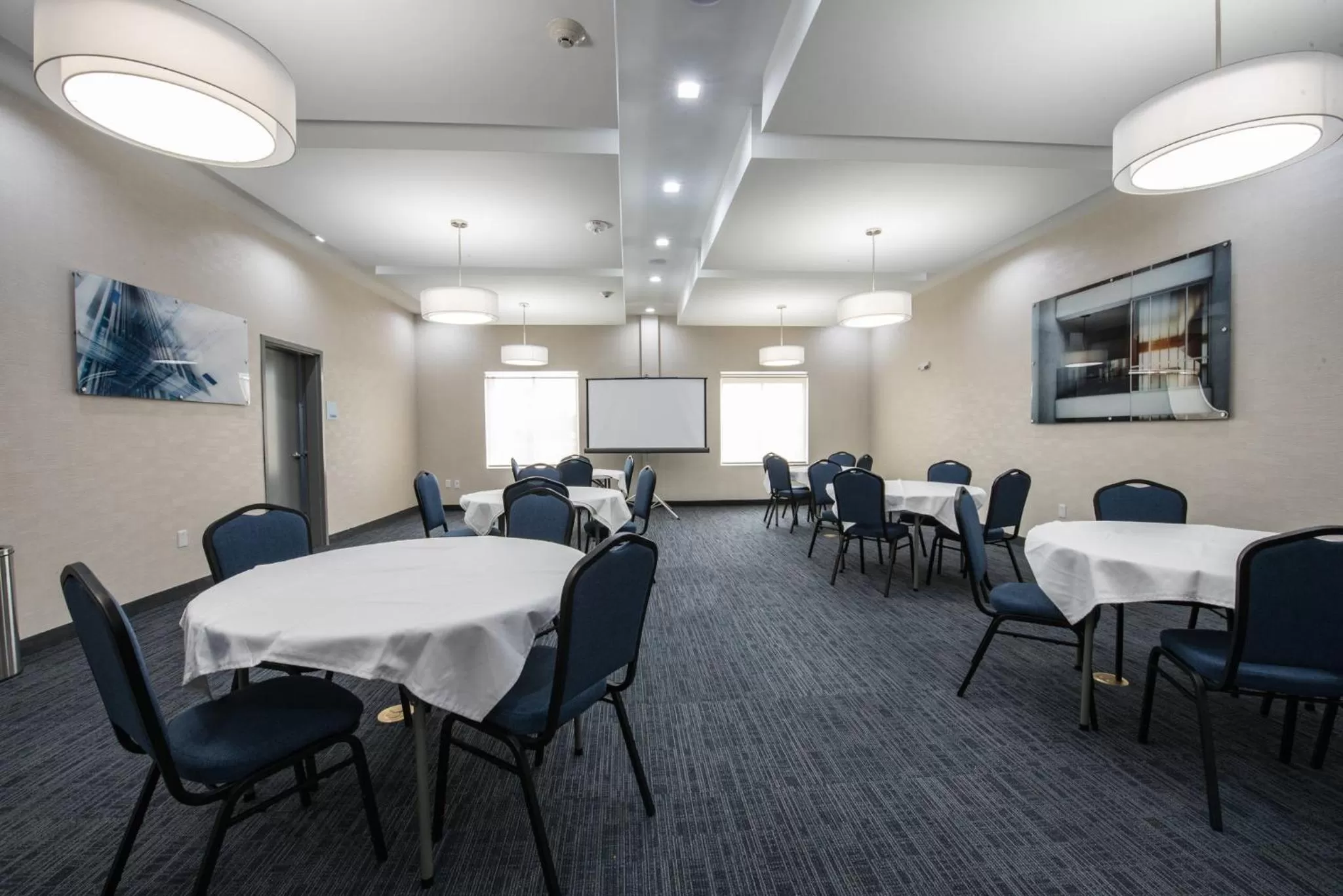 Meeting/conference room in Holiday Inn Express & Suites Houston - Hobby Airport Area by IHG