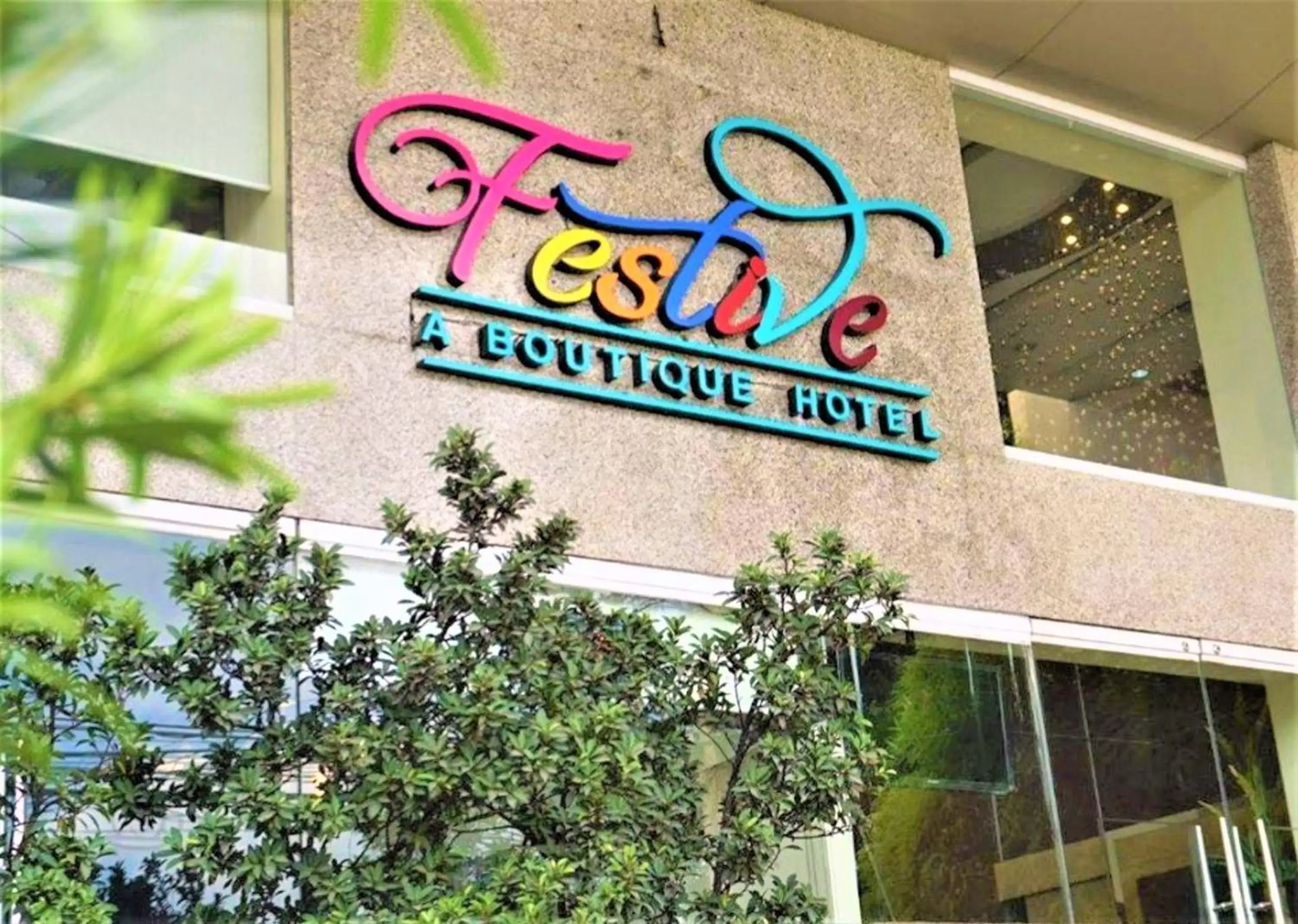 Facade/entrance in Festive Hotel Makati Facade/entrance in Festive Hotel Makati