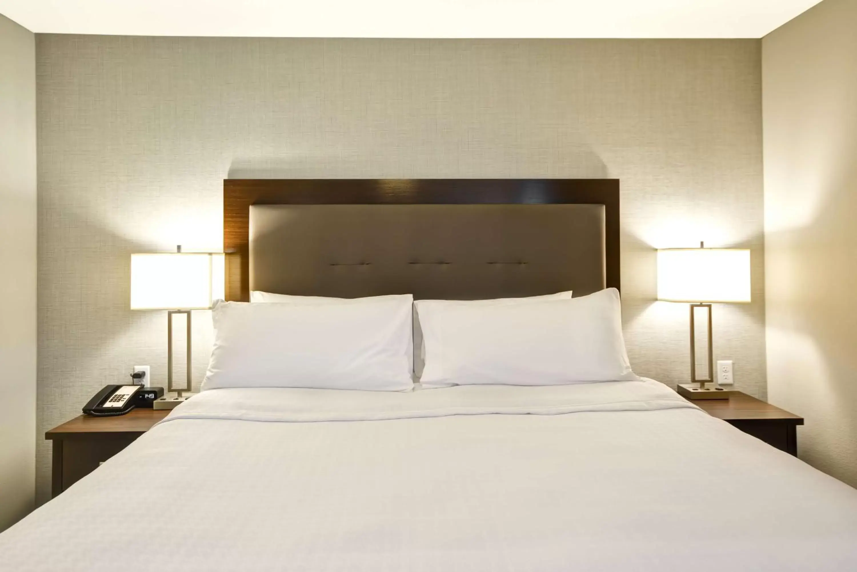 Bed in Homewood Suites By Hilton Phoenix Tempe Asu Area