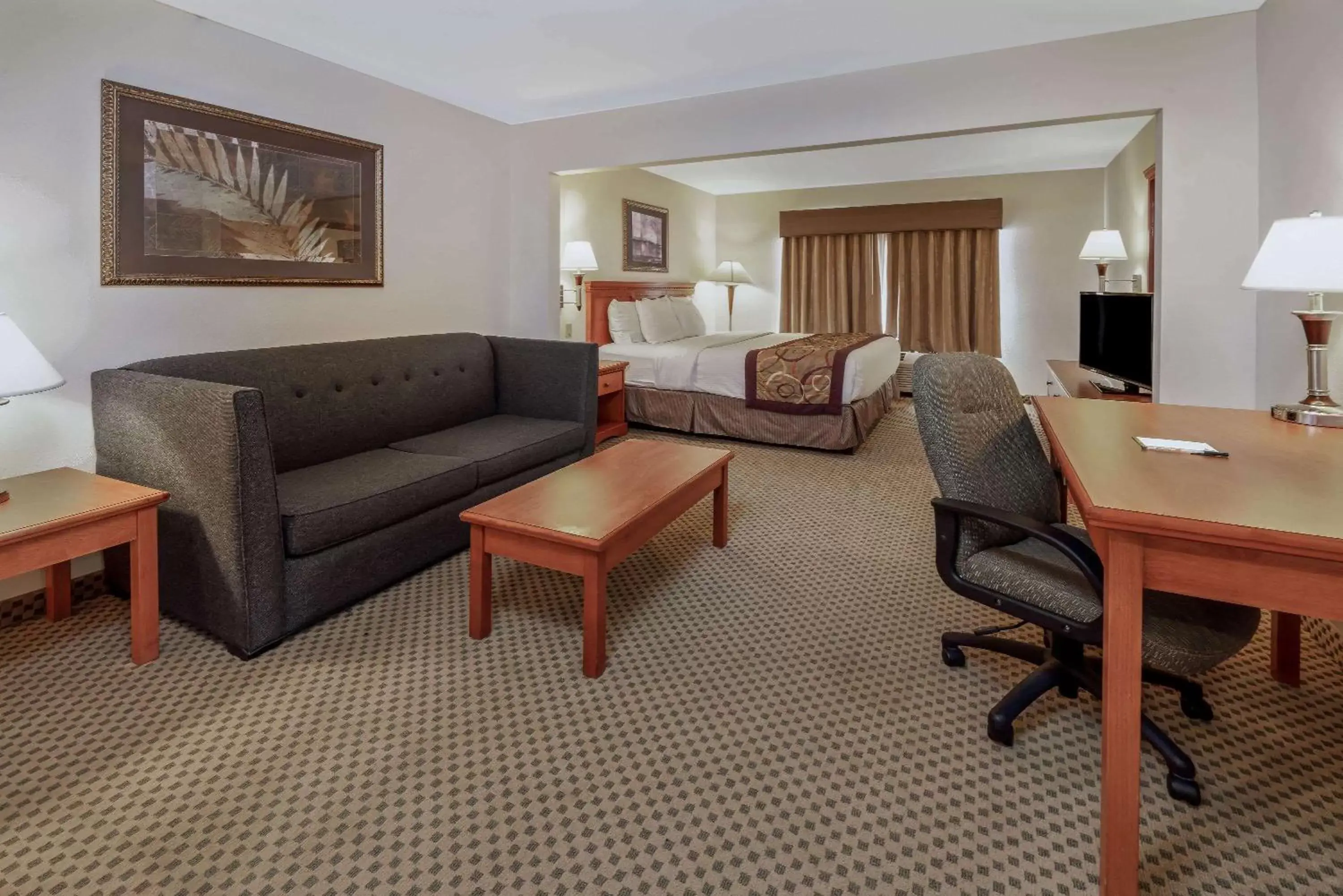 Photo of the whole room, Seating Area in La Quinta by Wyndham Kennewick