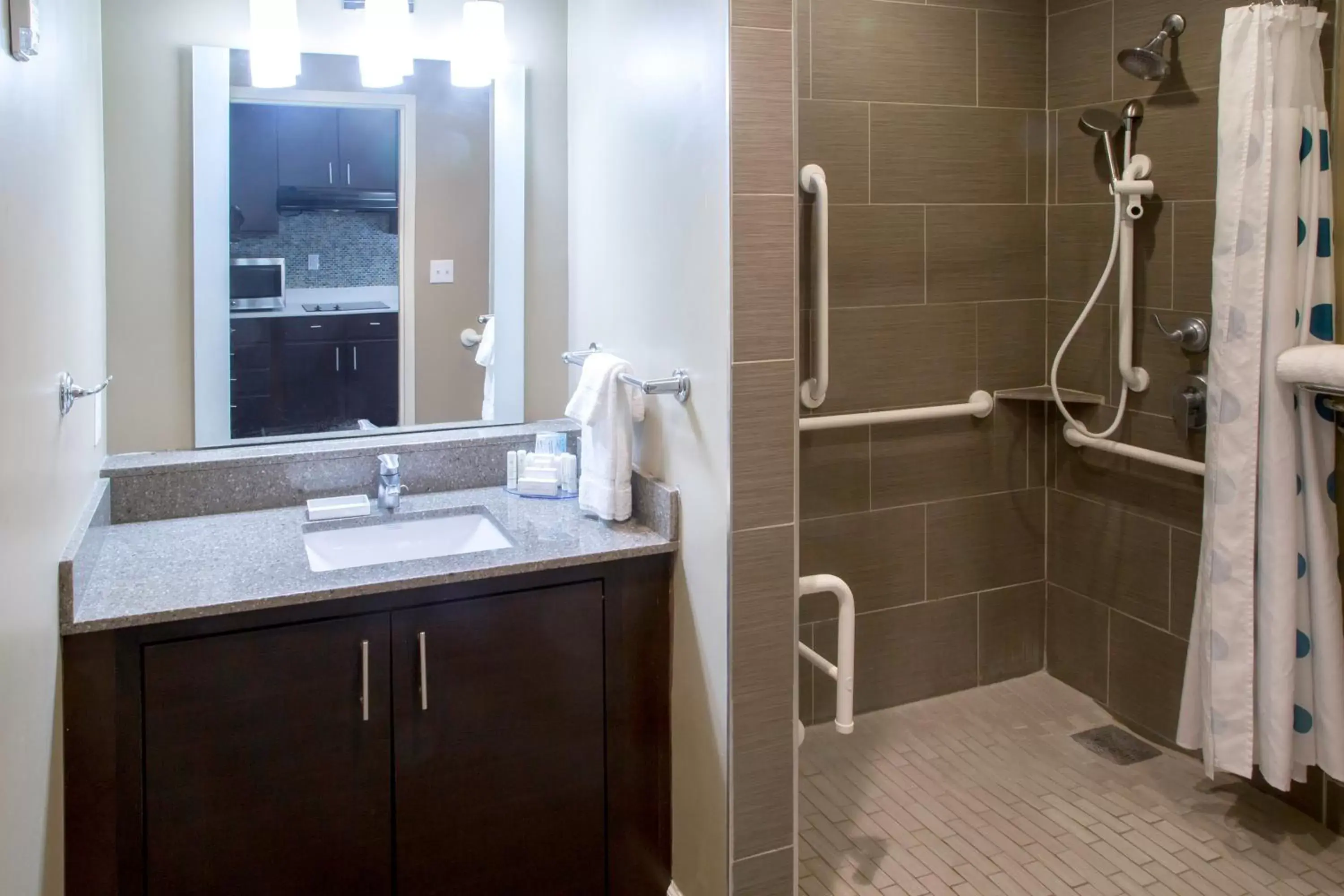 Bathroom in TownePlace Suites by Marriott Oxford