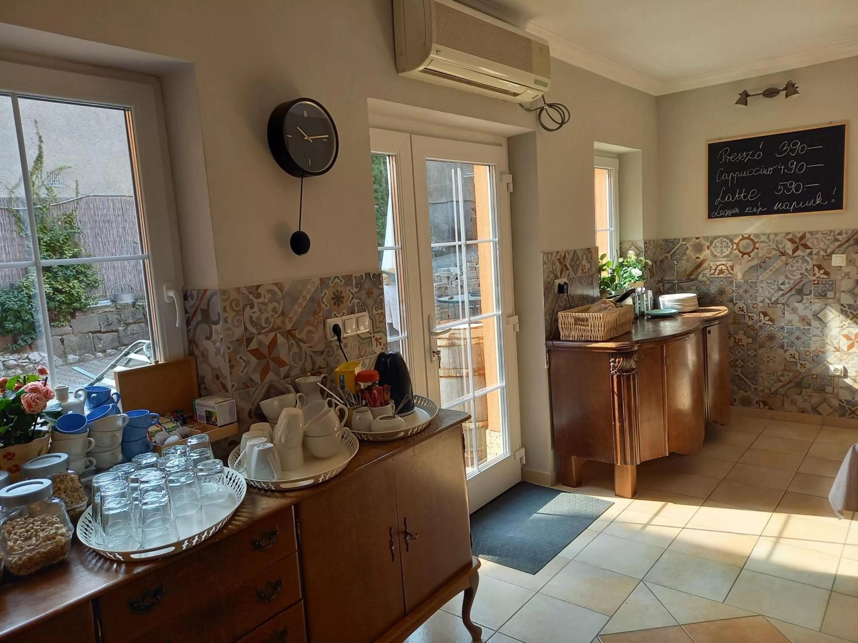 Breakfast in Európa Panzió