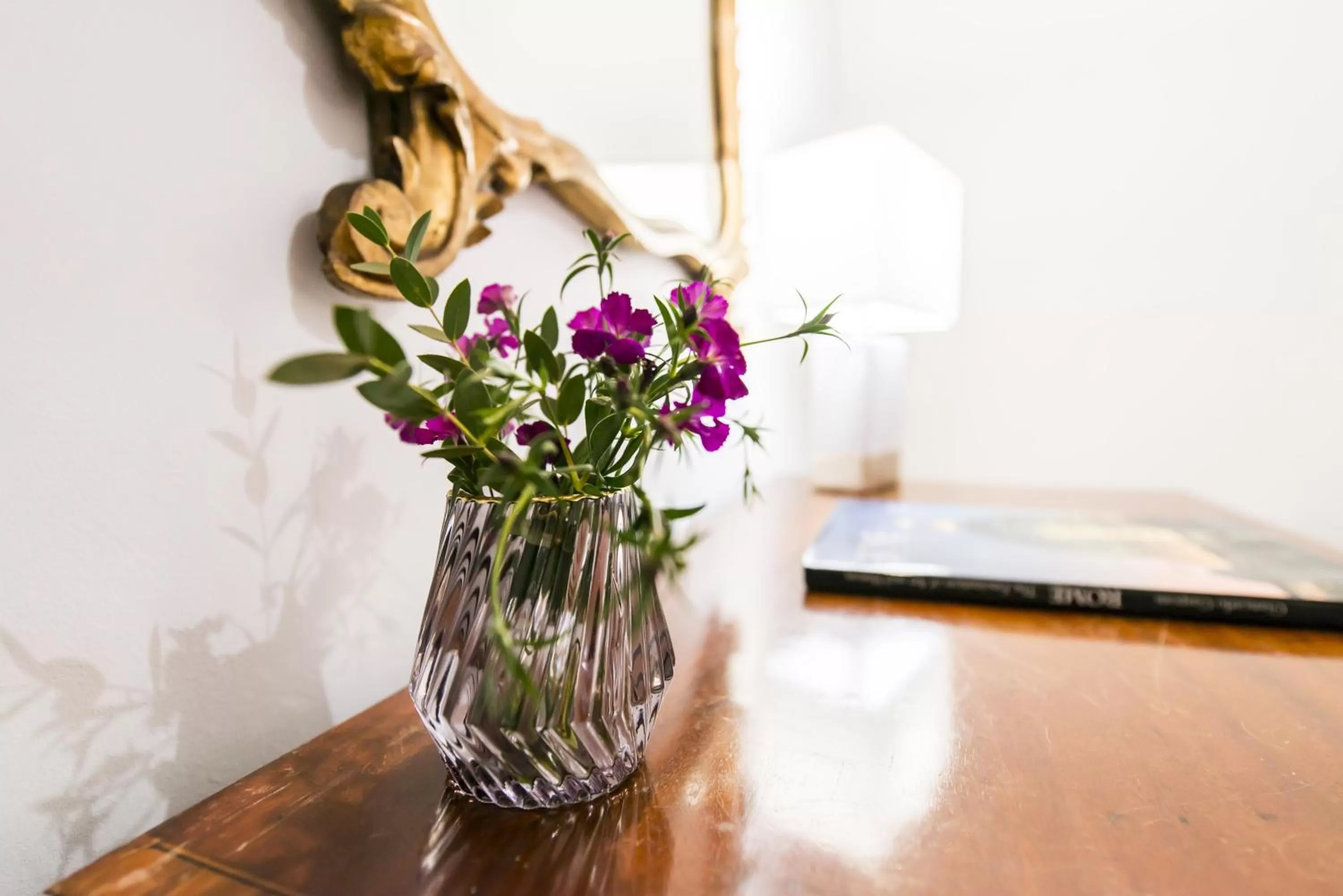 Decorative detail in Residenze Romanae - Vicolo dell'Aquila
