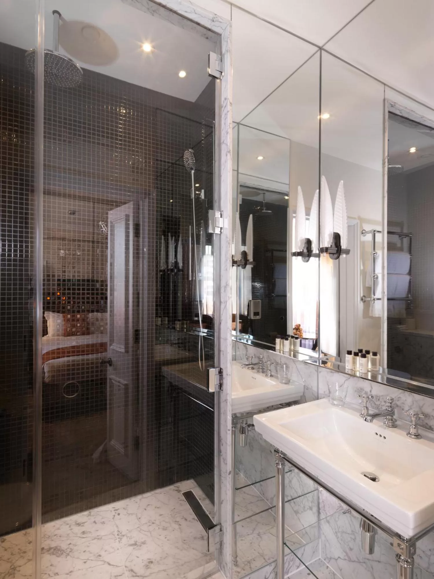Shower in The Athenaeum Hotel & Residences