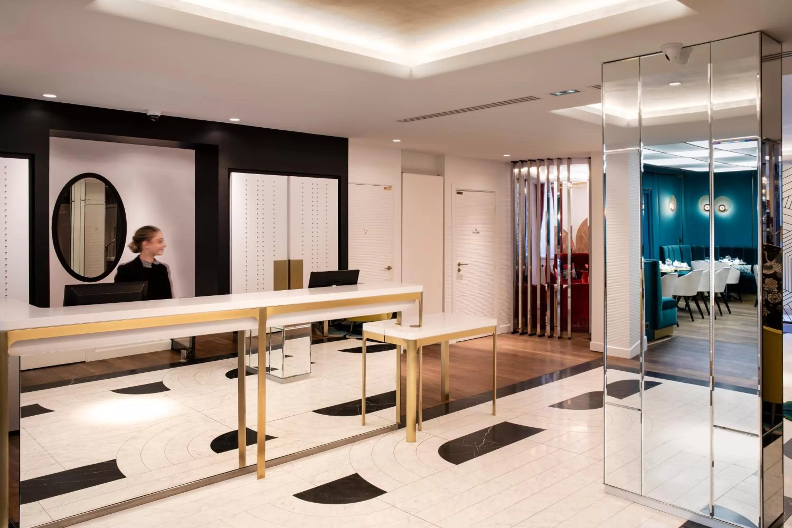 Lobby or reception in Hôtel Victor Hugo Paris Kléber