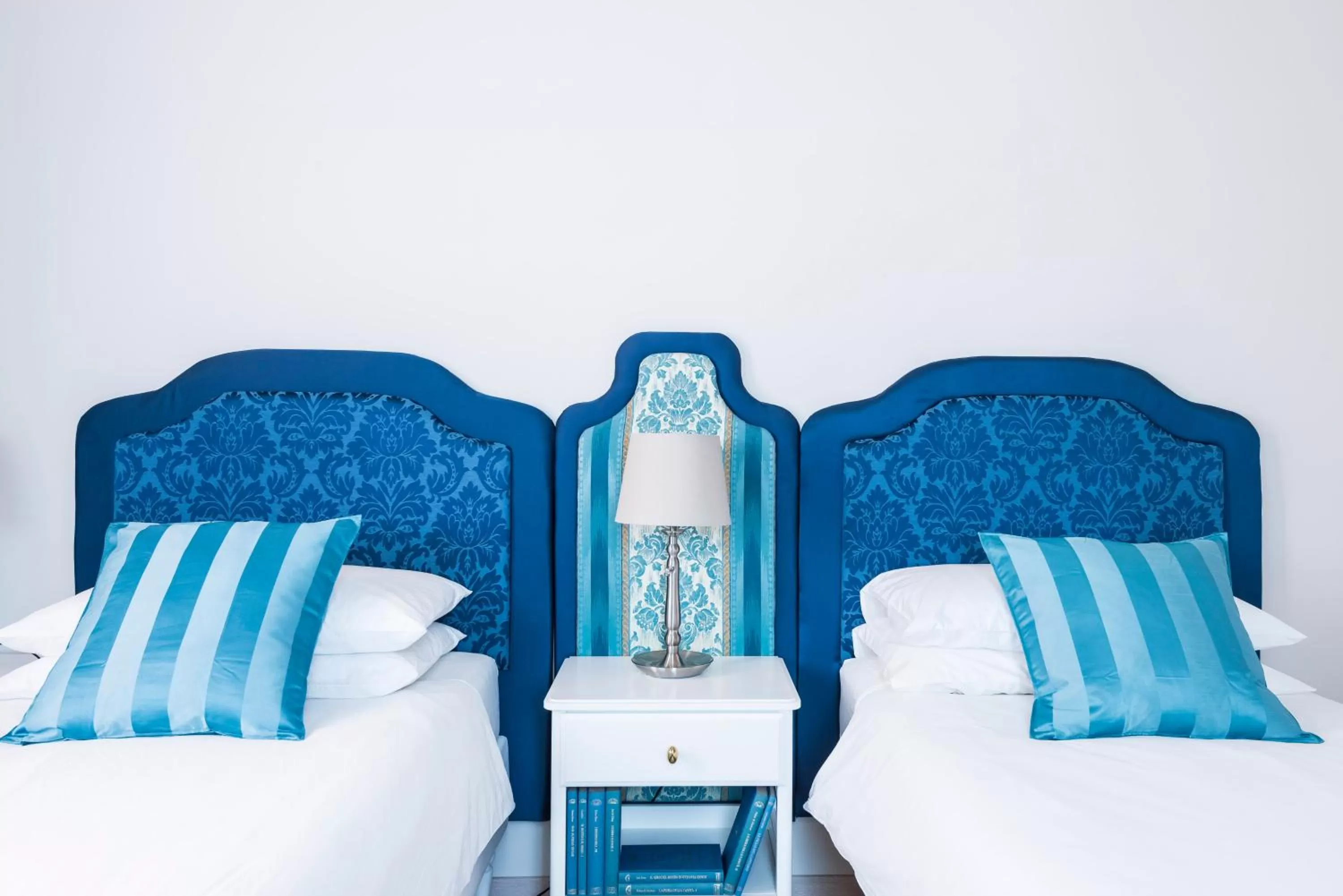 Decorative detail, Bed in Villa Savioli Room & Breakfast